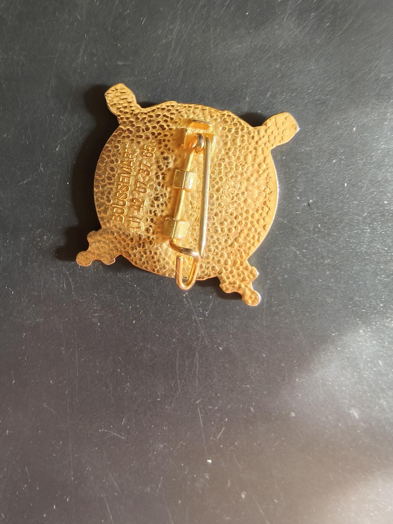 老王徽章第163期 13-15日三场连拍 16日统一发货  13、14日结束后可寄存 法国证章