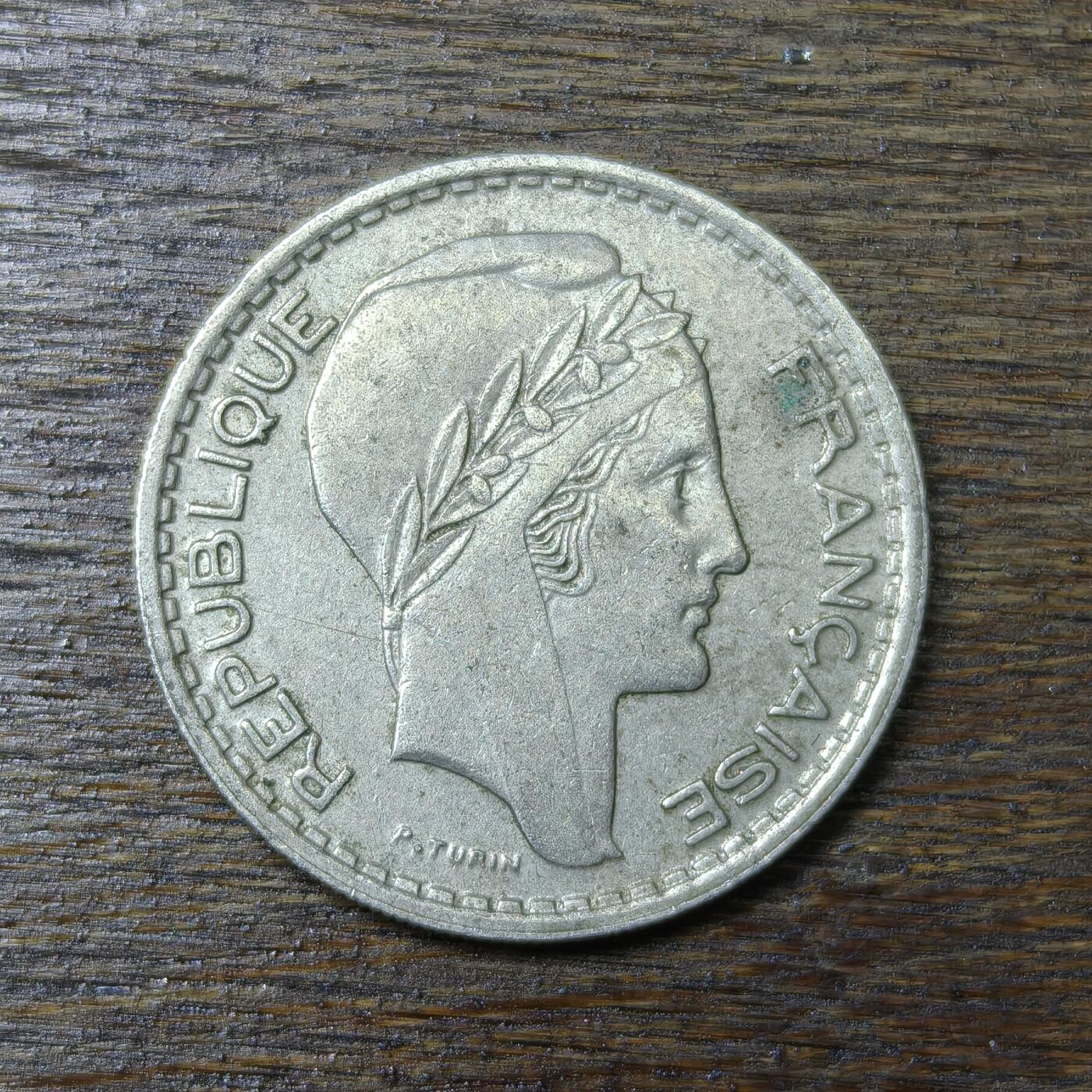 【铜匠收藏】★第132场★散币场，无佣金，30包邮。不满30元，支付5元运费。《接受代拍 代送NGC评级》 法国 1947年 10法郎