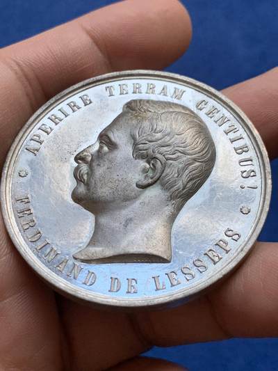 《竞宝斋》第438场 周日，周一，周二 3场连拍 （全场包邮） 1869年苏伊士运河开通纪念章，43.9克，49.3mm，合金材质，正面人物斐迪南·德·雷赛布。