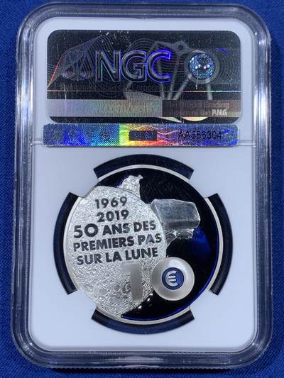 《竞宝斋》第438场 周日，周一，周二 3场连拍 （全场包邮） 四枚一组 NGC PF70UC 2019年登月50周年银币 美国阿波罗11号1美元精制纪念银币 黑盒 首期（克劳斯2021年世界硬币大赛最佳时事币，26.73克重，999纯银，币径38.1MM）+ 法国彩色树脂双面镶嵌10欧精制纪念银币（17.3克900银，币径37MM，限量5千枚）+ 奥地利夜光荧映20欧精制纪念银币（22.4克重，925银，币径34MM，限量发行3万枚，盒证齐全）+ 澳大利亚阿