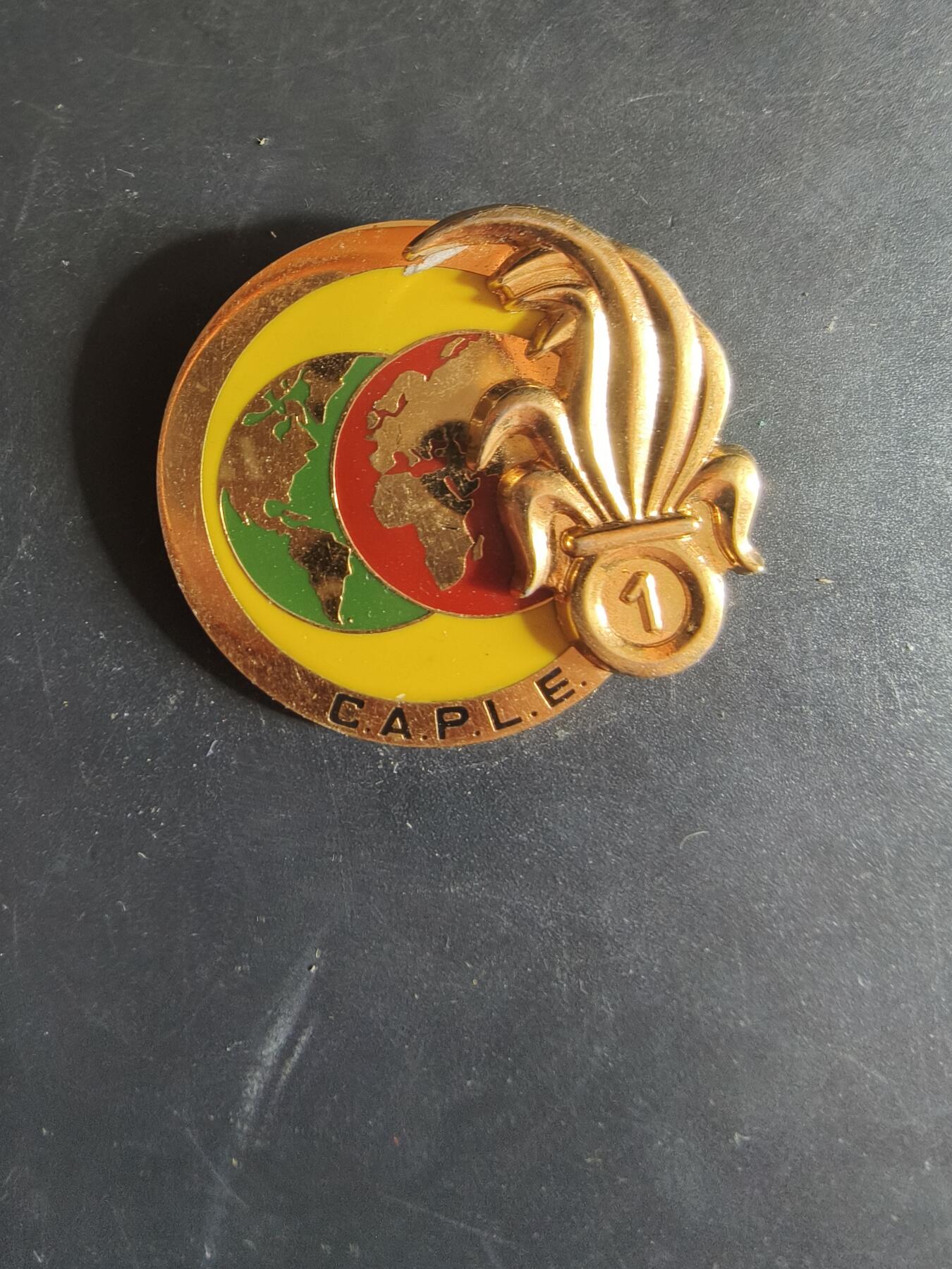 老王徽章第163期 13-15日三场连拍 16日统一发货  13、14日结束后可寄存 法国证章