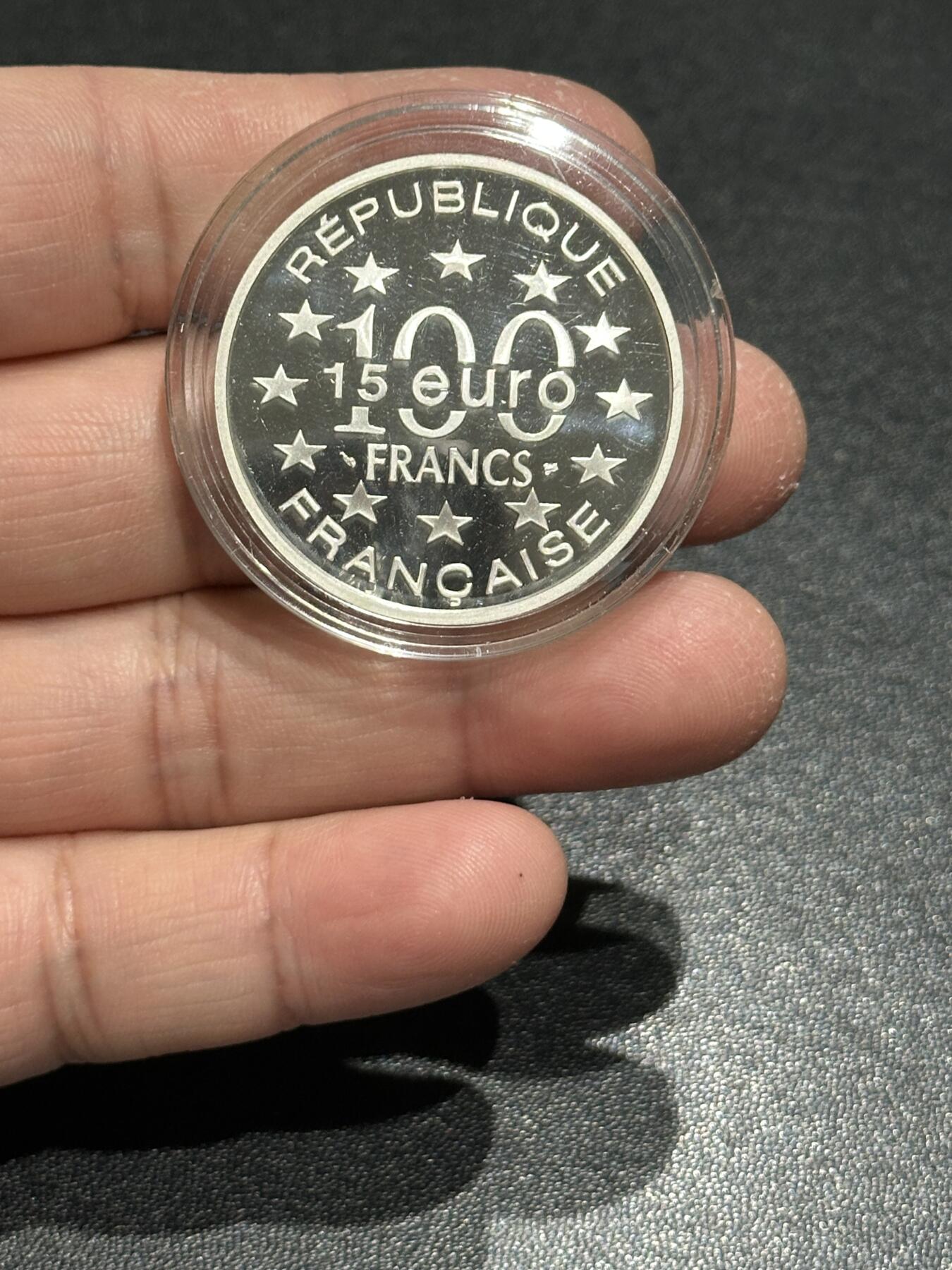 《外钞收藏家》第五百八十五期（精品场）（本平台长期征集拍品、欢迎藏友们联系合作）