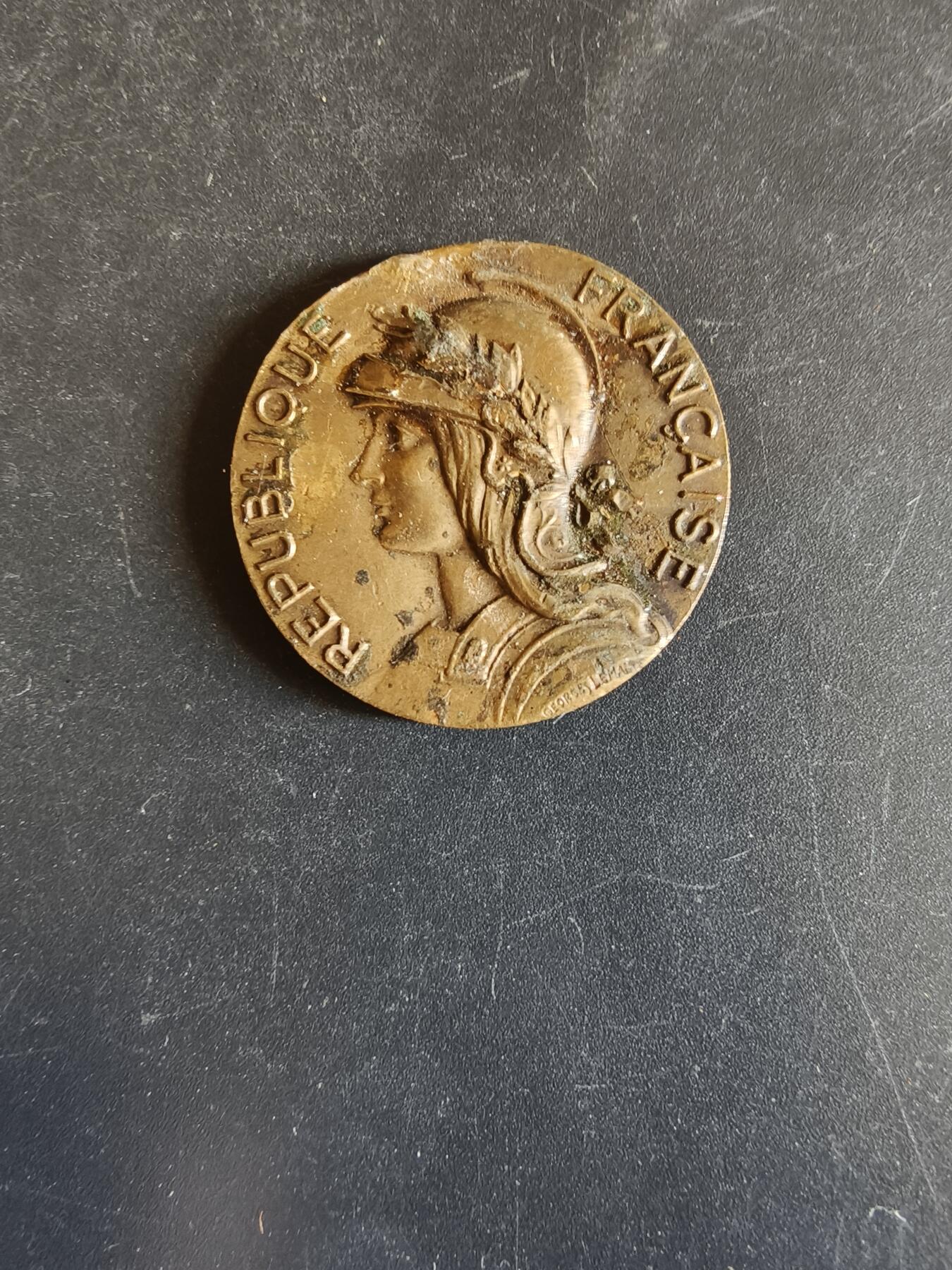 老王徽章第163期 13-15日三场连拍 16日统一发货  13、14日结束后可寄存 法国证章