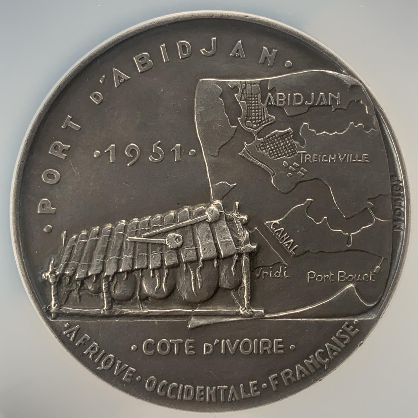 掌中浮雕-藏着的欧洲第042场 NGC AU58 : 1951年法属殖民地莫尼尔的阿比让港修建纪念银章，59mm，（拍过同款裸章约107g）