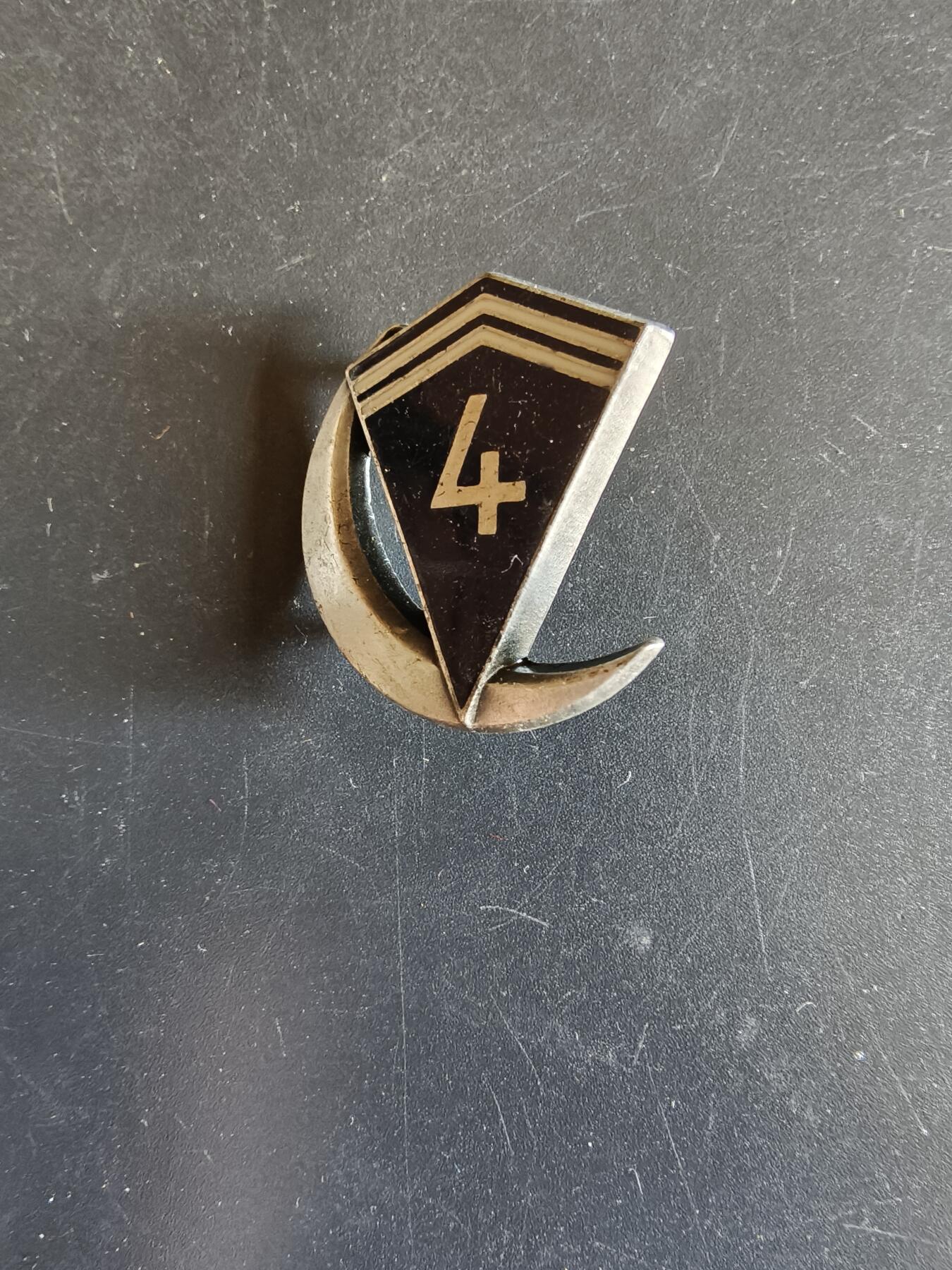 老王徽章第163期 13-15日三场连拍 16日统一发货  13、14日结束后可寄存 法国证章