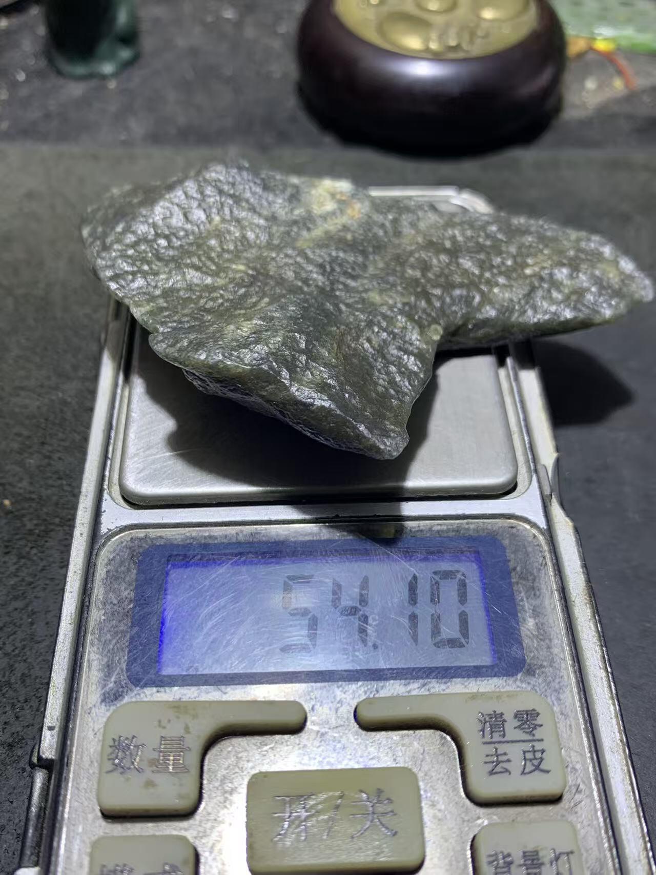 新疆戈壁风化纹和田玉青花玉原石一颗，，，
