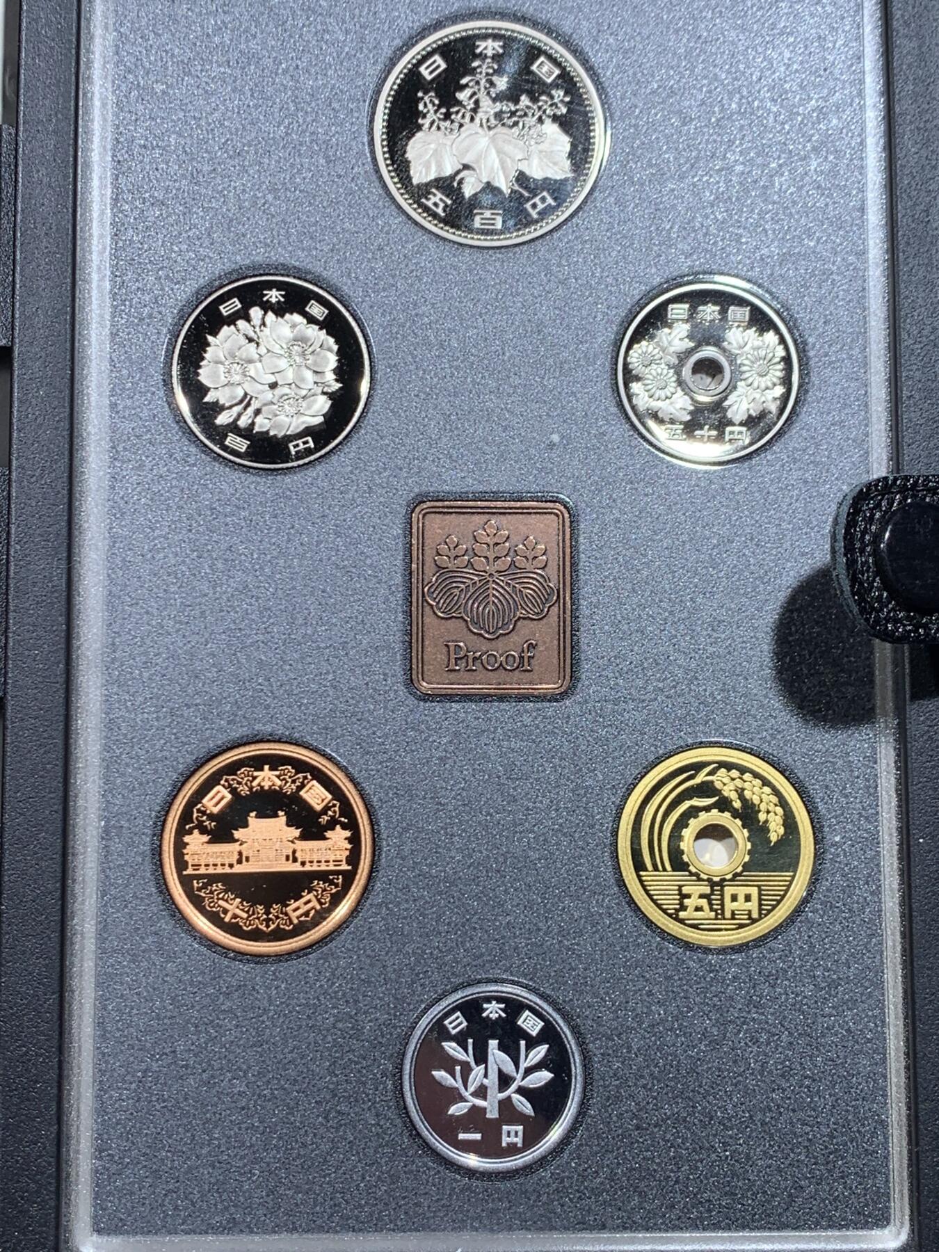 《竞宝斋》第438场 周日，周一，周二 3场连拍 （全场包邮） 日本 1989年平成元年 精制币。证书齐全，面值666，六六大顺，送礼佳品。