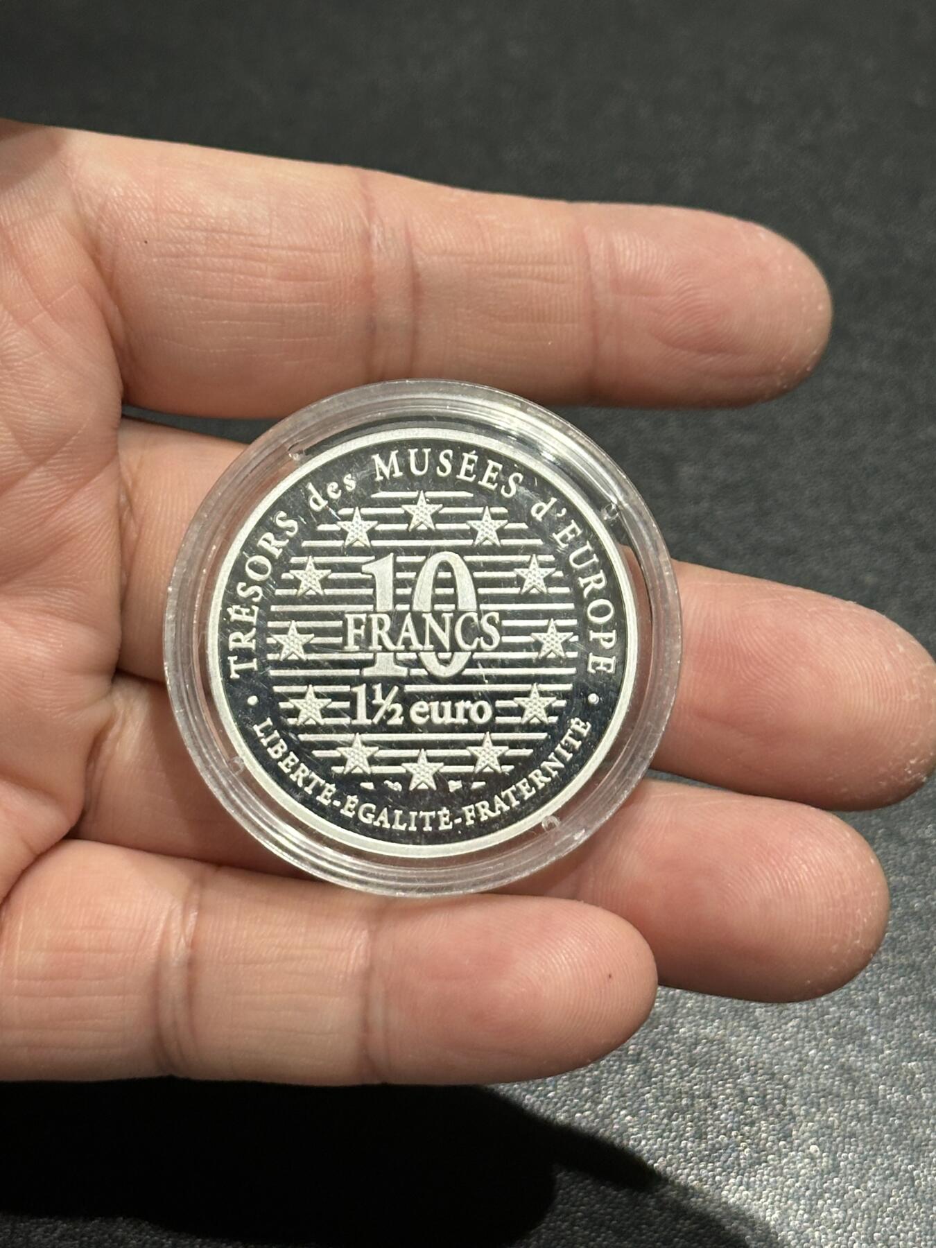 《外钞收藏家》第五百八十五期（精品场）（本平台长期征集拍品、欢迎藏友们联系合作）