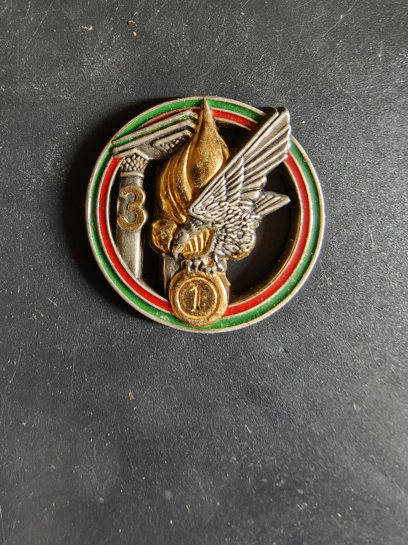 老王徽章第163期 13-15日三场连拍 16日统一发货  13、14日结束后可寄存 法国证章