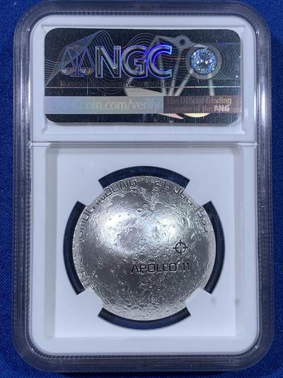 《竞宝斋》第438场 周日，周一，周二 3场连拍 （全场包邮） 四枚一组 NGC PF70UC 2019年登月50周年银币 美国阿波罗11号1美元精制纪念银币 黑盒 首期（克劳斯2021年世界硬币大赛最佳时事币，26.73克重，999纯银，币径38.1MM）+ 法国彩色树脂双面镶嵌10欧精制纪念银币（17.3克900银，币径37MM，限量5千枚）+ 奥地利夜光荧映20欧精制纪念银币（22.4克重，925银，币径34MM，限量发行3万枚，盒证齐全）+ 澳大利亚阿