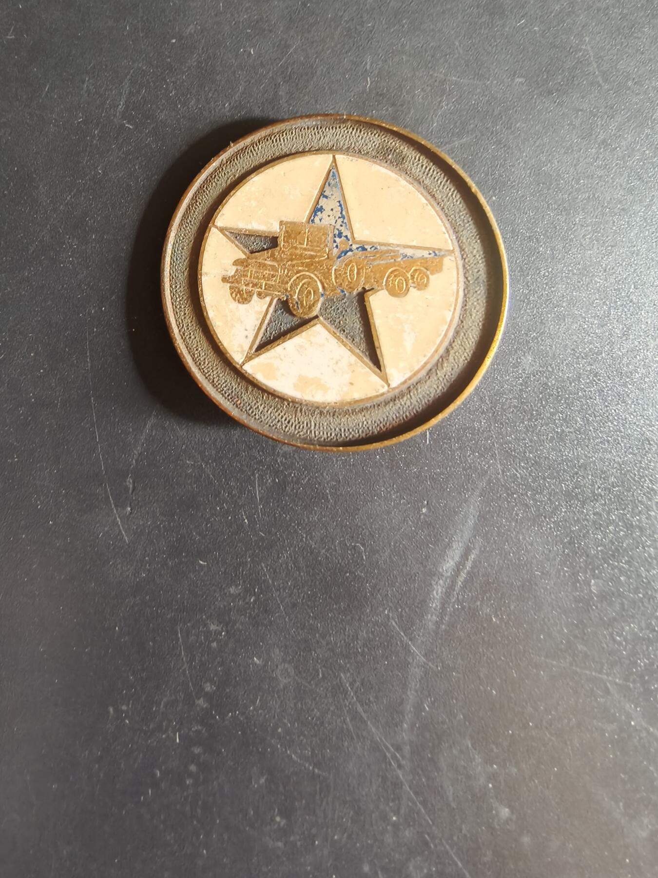 老王徽章第163期 13-15日三场连拍 16日统一发货  13、14日结束后可寄存 法国证章