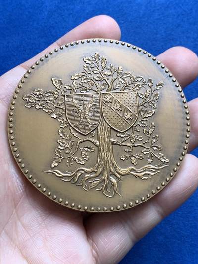 《竞宝斋》第438场 周日，周一，周二 3场连拍 （全场包邮） 两枚一组 洛林和巴鲁瓦回归法国200周年纪念章 1966 丰饶角铜标 139.8克 68.3mm + 法国大东方会成立两百周年纪念 共济会铜章 丰饶角铜标 97.1克 58.8mm