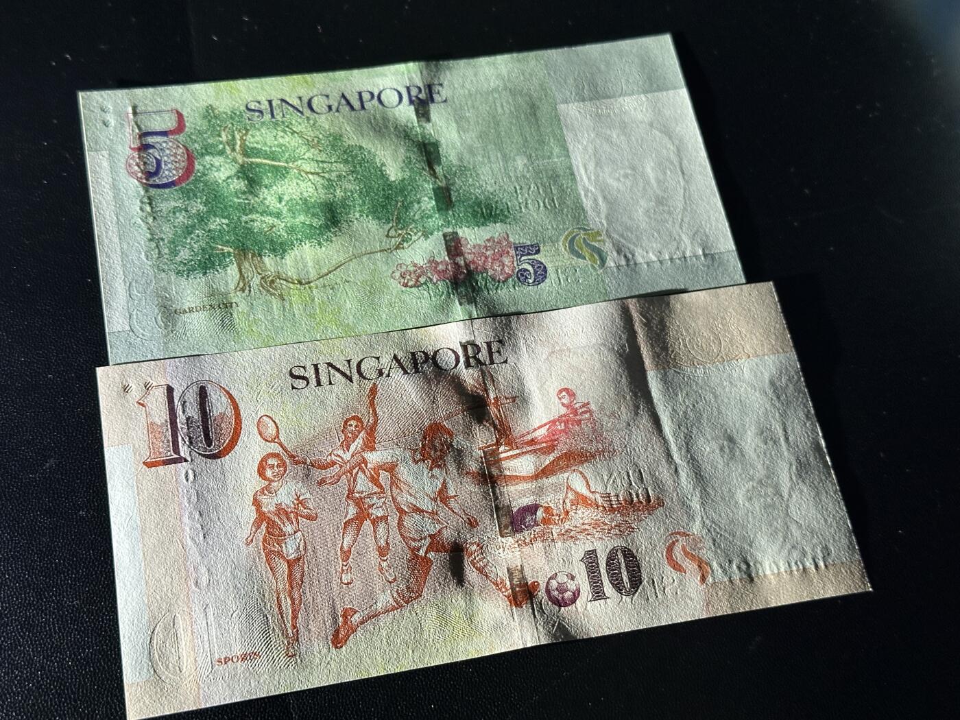 《外钞收藏家》第五百八十五期（精品场）（本平台长期征集拍品、欢迎藏友们联系合作）