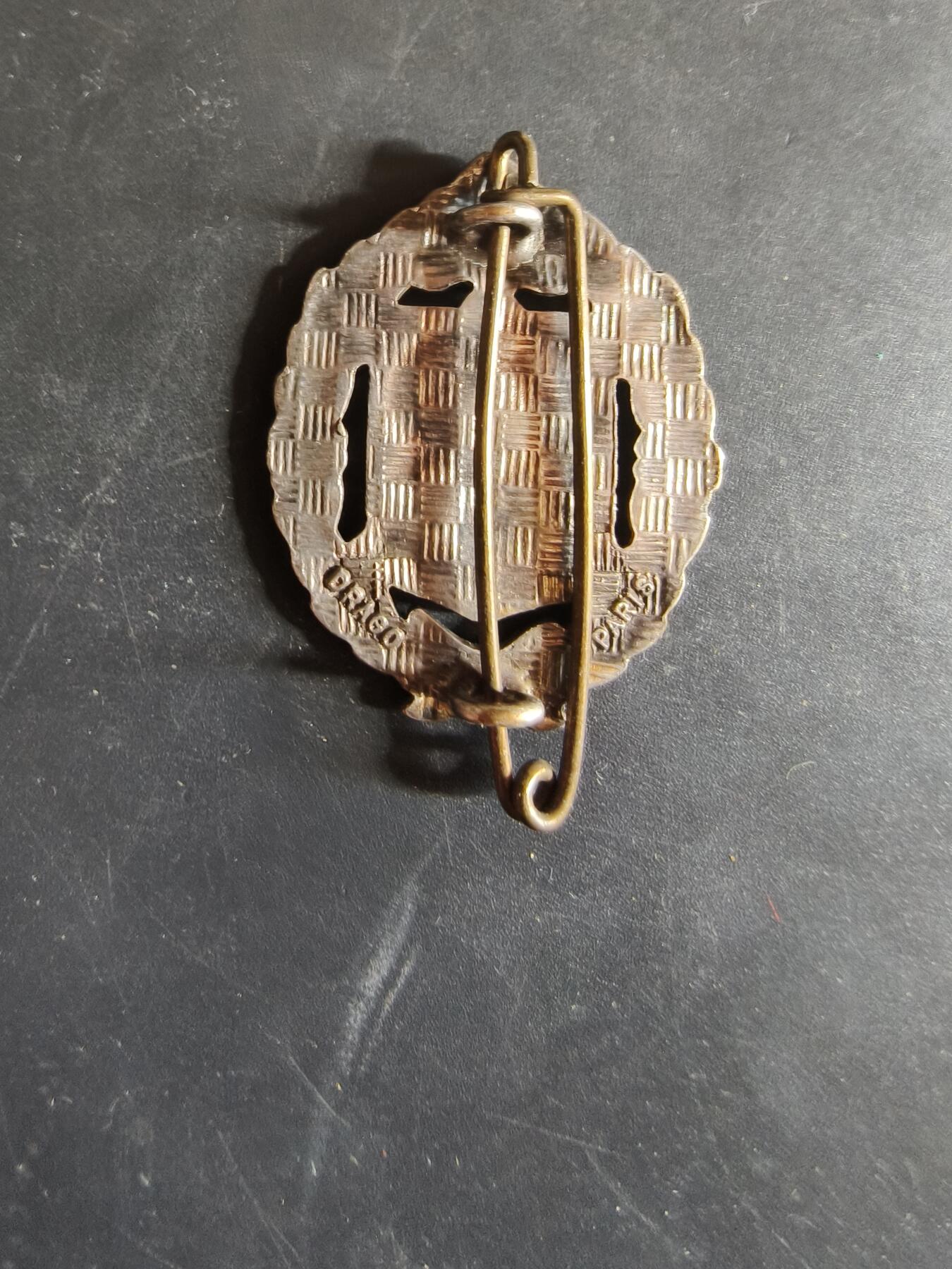 老王徽章第163期 13-15日三场连拍 16日统一发货  13、14日结束后可寄存 法国证章