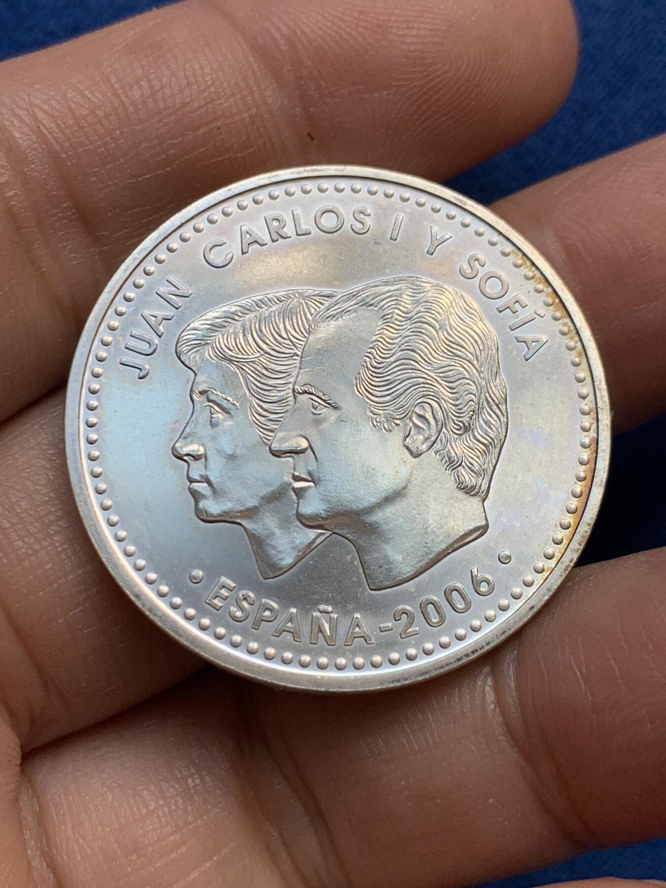 《竞宝斋》第438场 周日，周一，周二 3场连拍 （全场包邮） 西班牙2006年克里斯托弗·哥伦布逝世500周年12欧元银币，正面为哥伦布，背面为胡安·卡洛斯一世和索菲亚，转光好品，925银，18克。