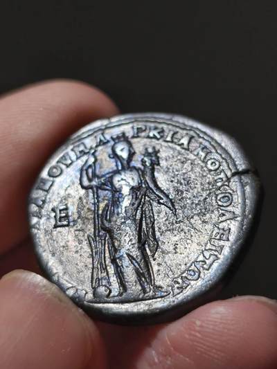 "稀少 古罗马帝国 马克里努斯和迪亚杜门尼安 5阿萨瑞亚铜币  公元217-218年打制，正面为马克里努斯和迪亚杜门尼安相对侧像，铭文为“AV K OΠΠEΛ CEVH MAKΡINOC K M OΠΠEΛ ANTΩNEINOC”， 背面为提喀女神手持权杖和丰饶角