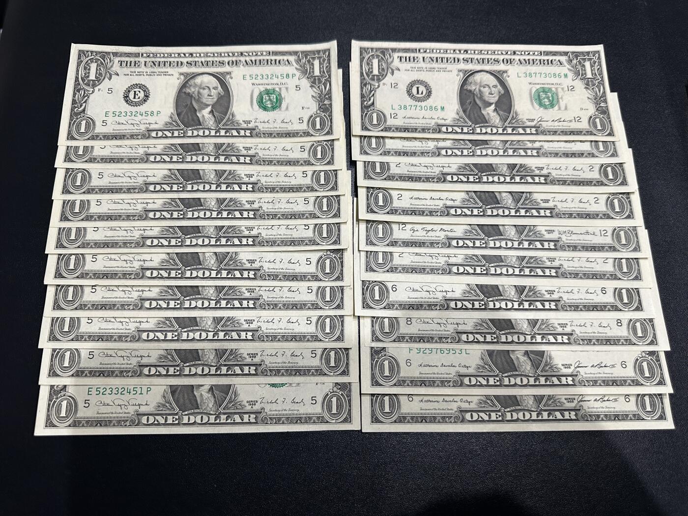 《外钞收藏家》第五百八十五期（精品场）（本平台长期征集拍品、欢迎藏友们联系合作）