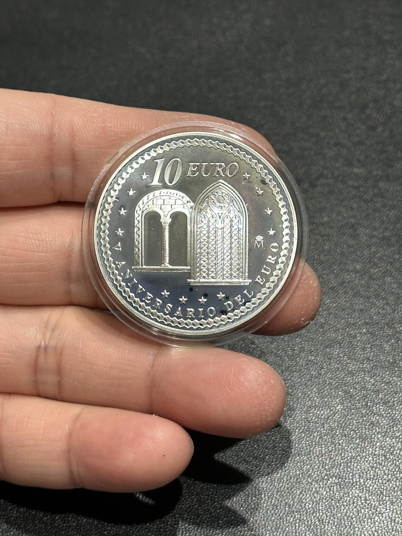 《外钞收藏家》第五百八十五期（精品场）（本平台长期征集拍品、欢迎藏友们联系合作）