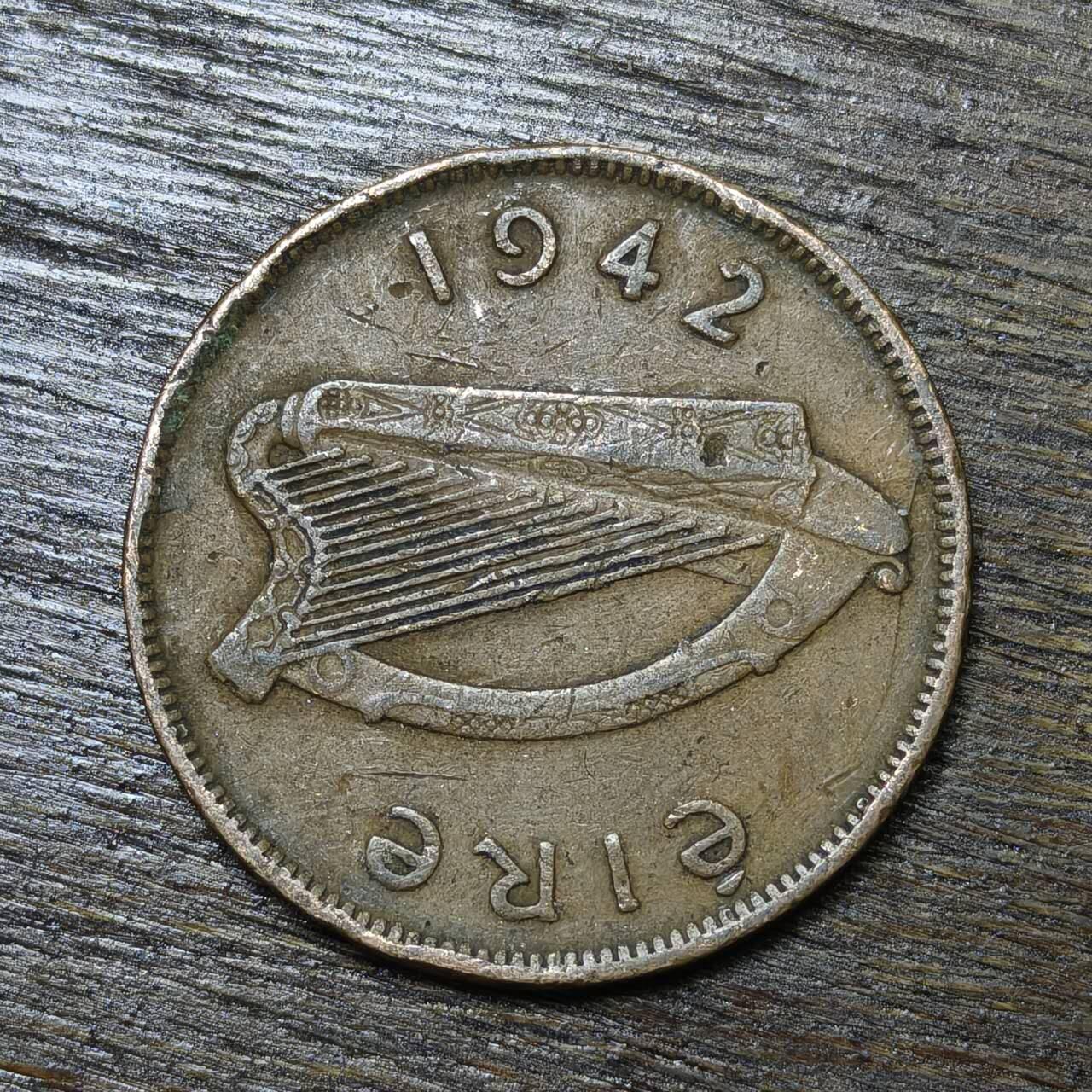 【铜匠收藏】★第132场★散币场，无佣金，30包邮。不满30元，支付5元运费。《接受代拍 代送NGC评级》 爱尔兰 1便士 1942年 大铜币