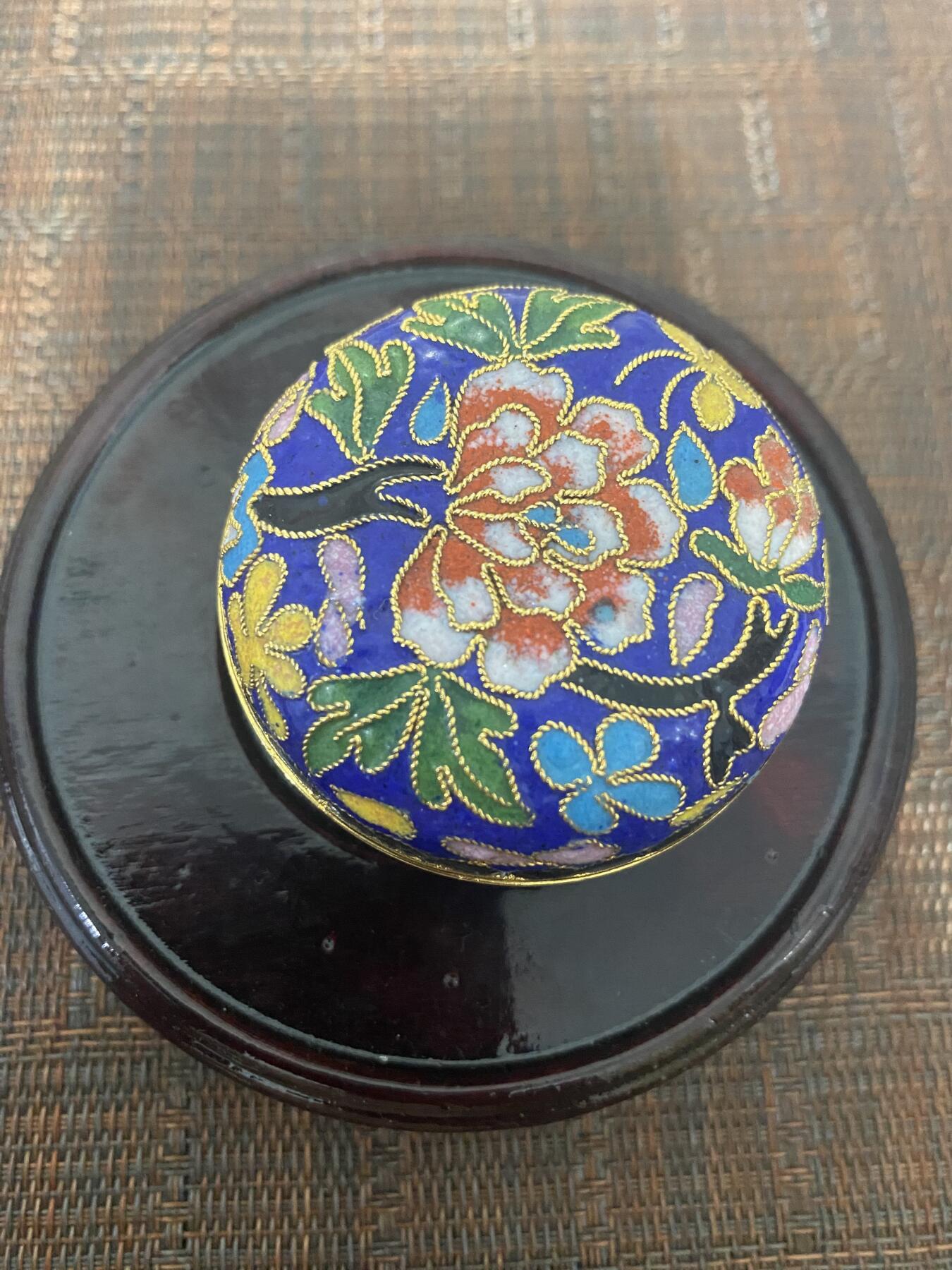 江南站杂件场 精美胭脂盒一个