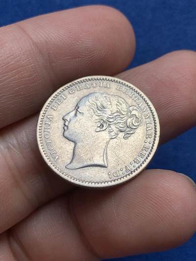 《竞宝斋》第438场 周日，周一，周二 3场连拍 （全场包邮） 英国 1878年 维多利亚青年版1先令银币 细节尚可