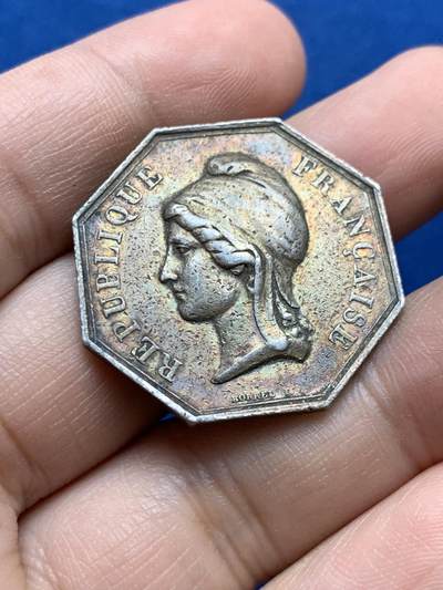 《竞宝斋》第438场 周日，周一，周二 3场连拍 （全场包邮） - 1848法国昂古莱姆国家银行八角银代币 手指银标 12.4克 30.8mm