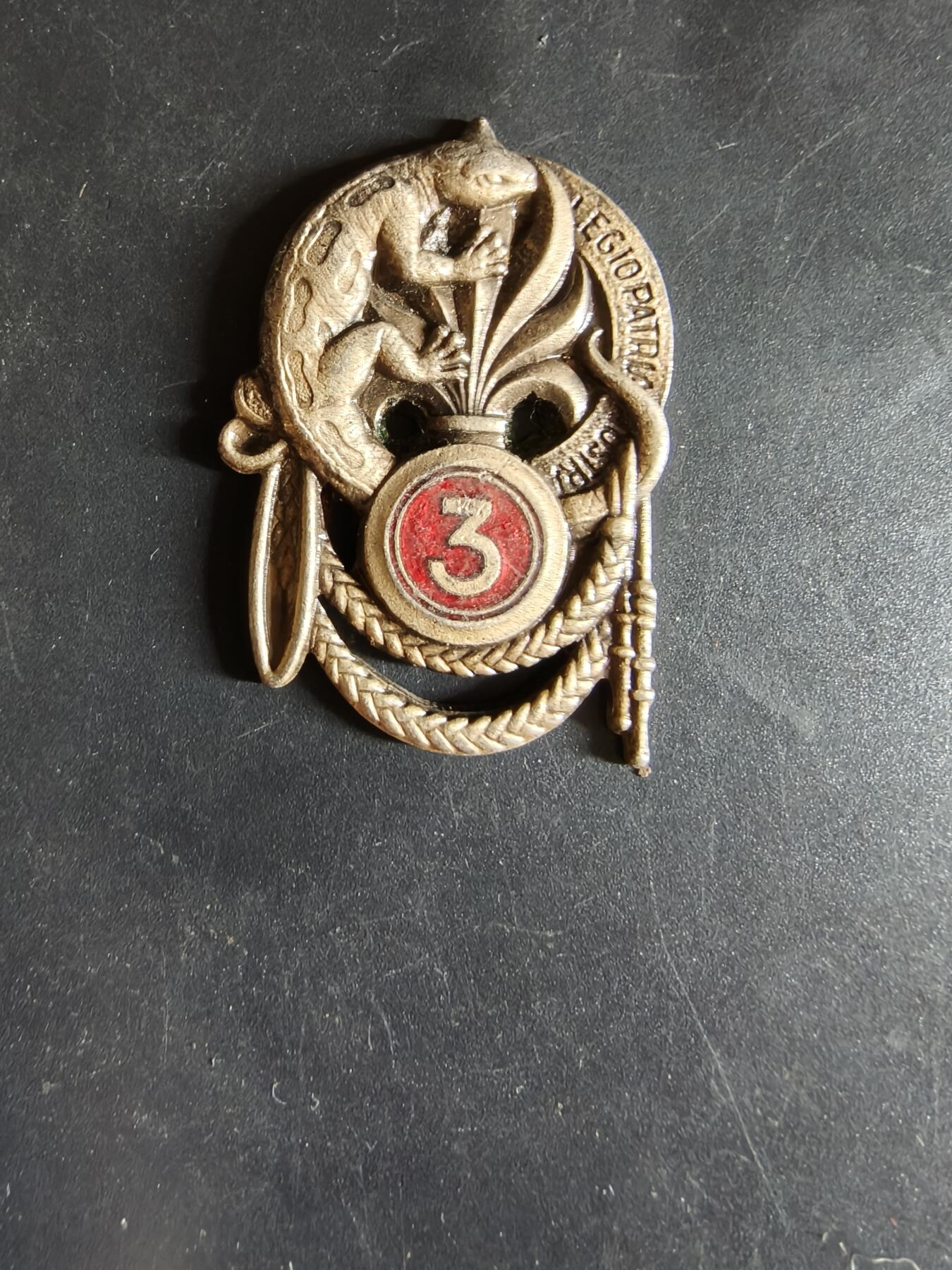 老王徽章第163期 13-15日三场连拍 16日统一发货  13、14日结束后可寄存 法国证章