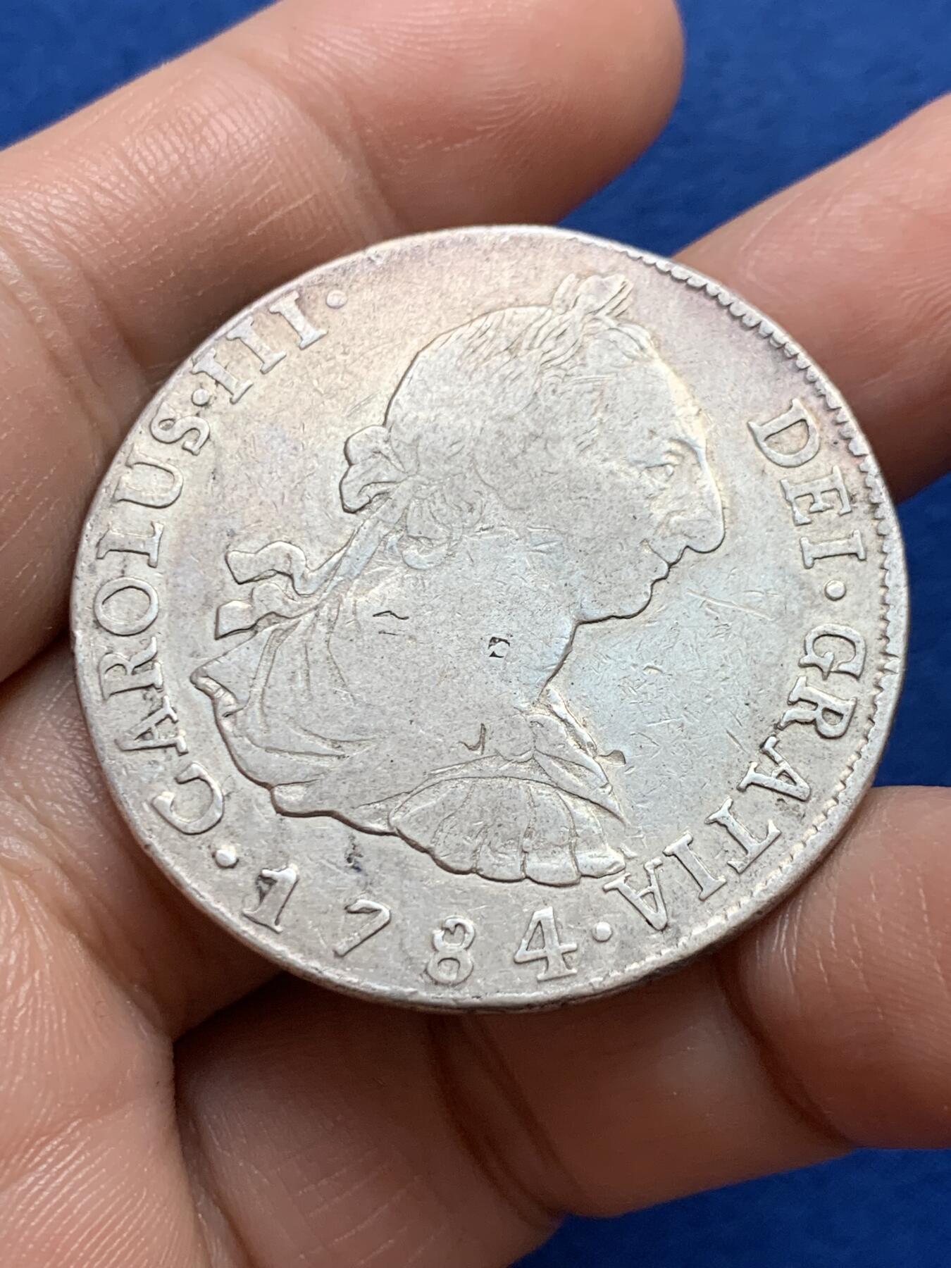 《竞宝斋》第438场 周日，周一，周二 3场连拍 （全场包邮） 西属玻利维亚1784年 8里亚尔卡洛斯三世双柱大银币，带3个检验戳