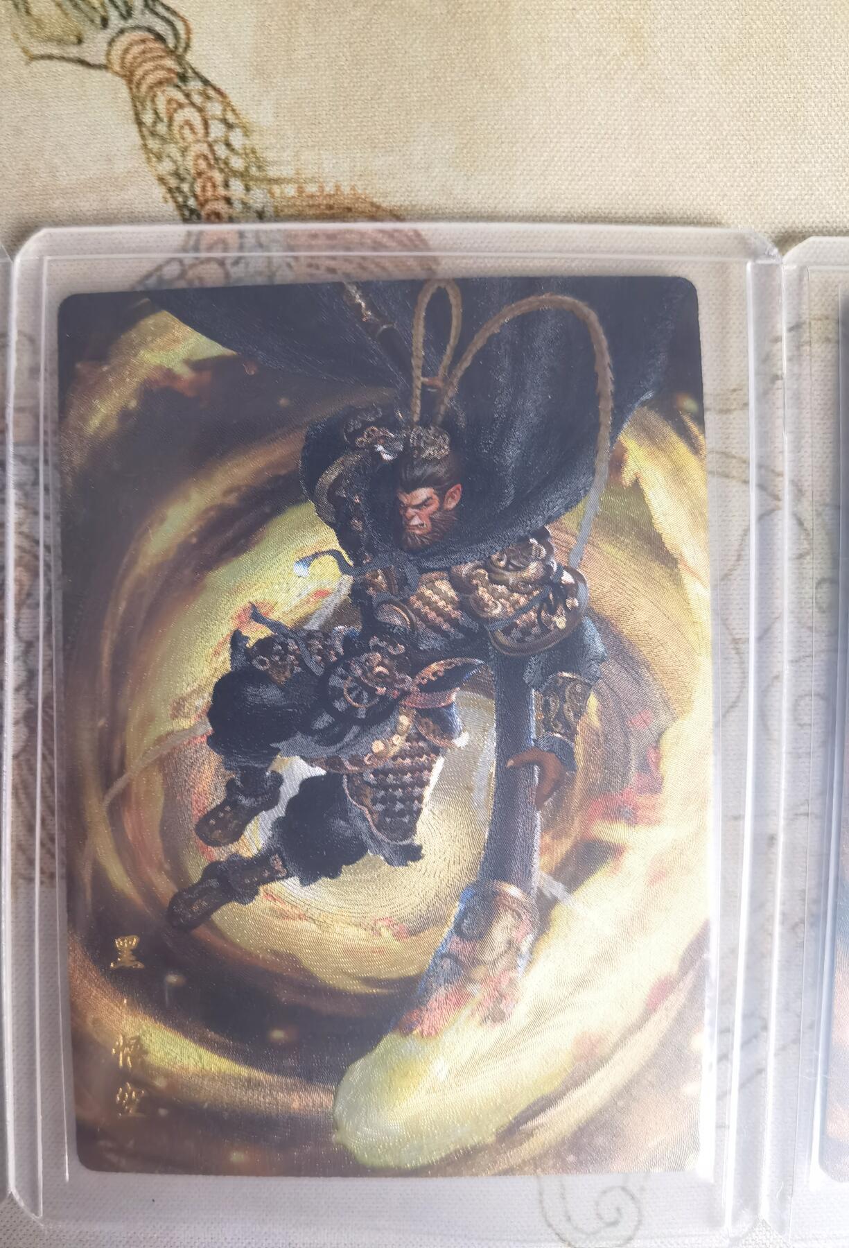 奇趣收藏卡牌拍卖第25场 山河潮玩限定礼盒  杆子 绘 悟空  三色 粗闪 各1张 全新覆膜卡夹卡膜保护