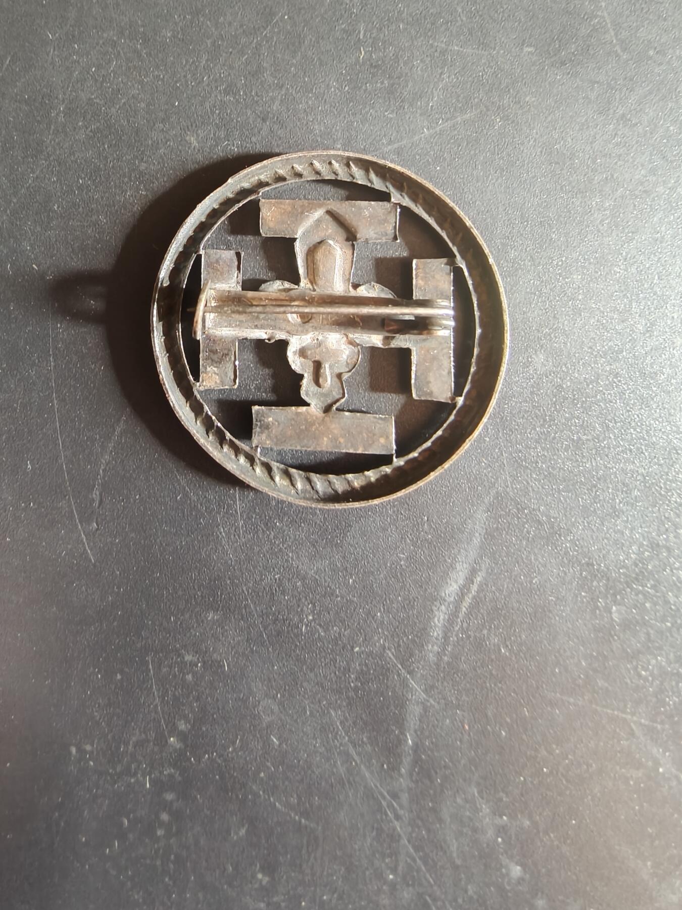 老王徽章第163期 13-15日三场连拍 16日统一发货  13、14日结束后可寄存 法国证章