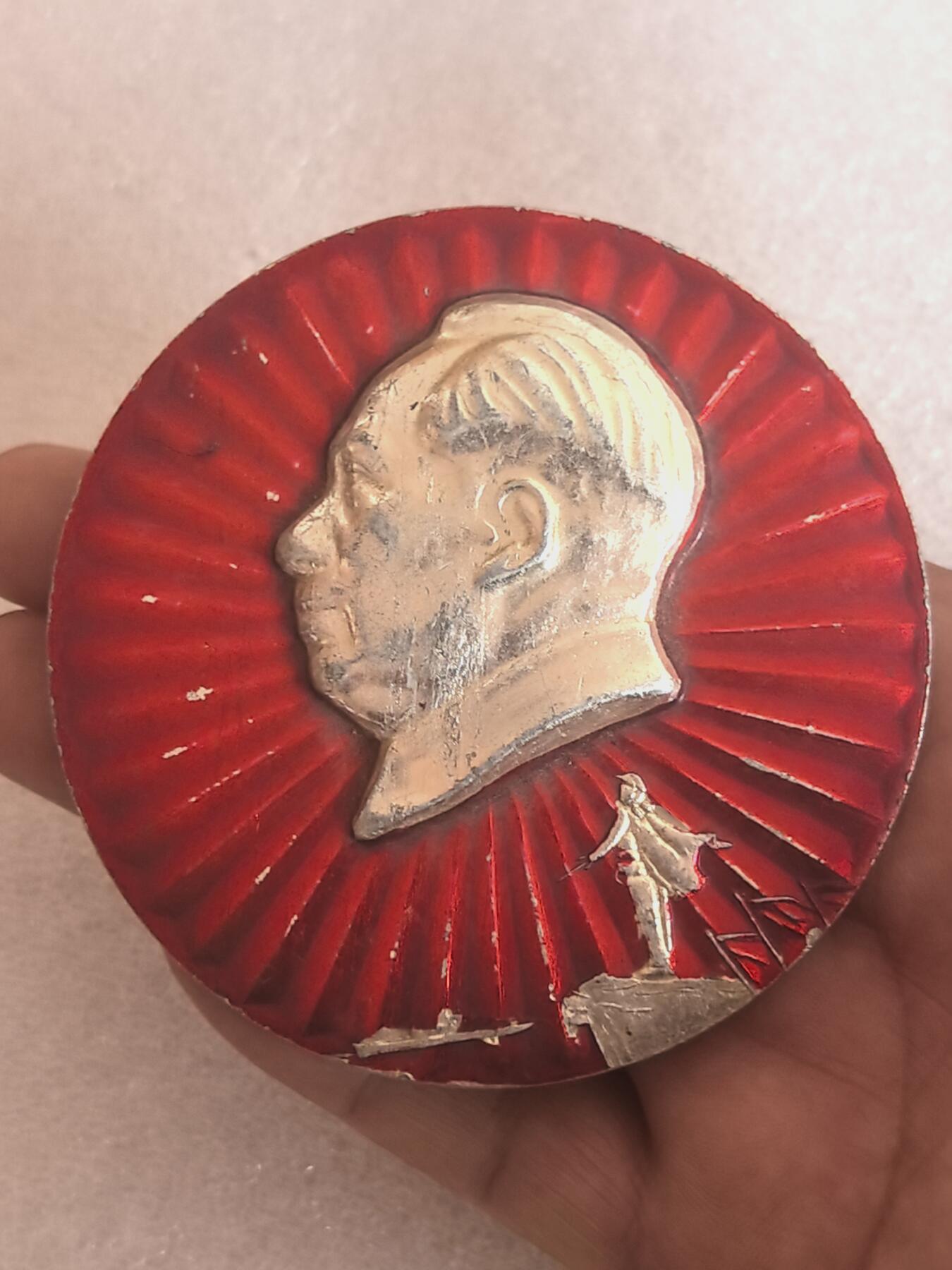 红色像章专场.包老包真.文革时期.实图拍摄.特价惠友