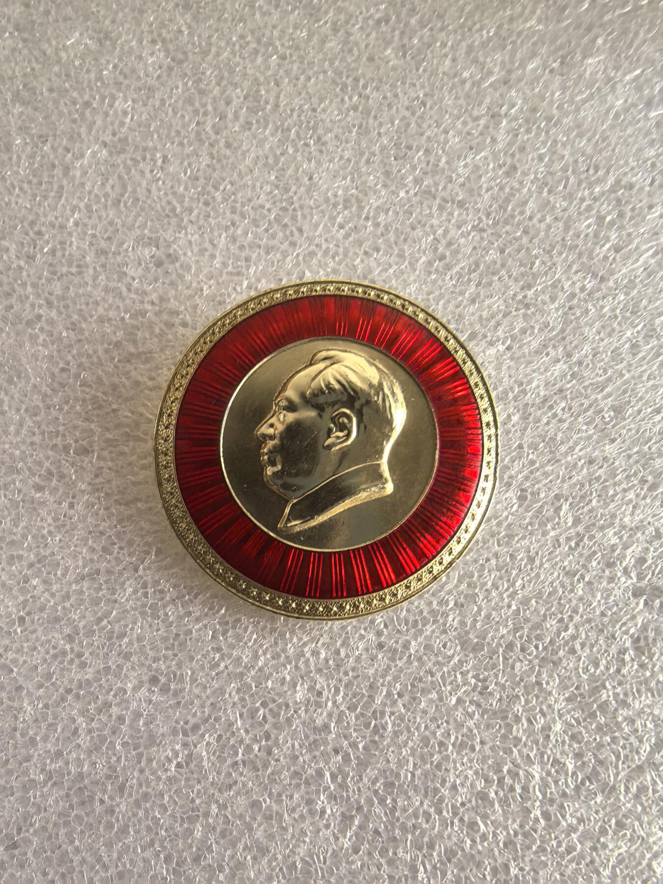 红色像章专场.包老包真.文革时期.实图拍摄.特价惠友