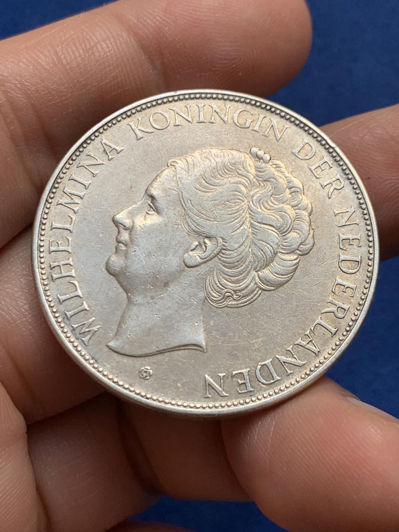 《竞宝斋》第438场 周日，周一，周二 3场连拍 （全场包邮） 荷兰1937年威廉敏娜女王2.5盾大银币