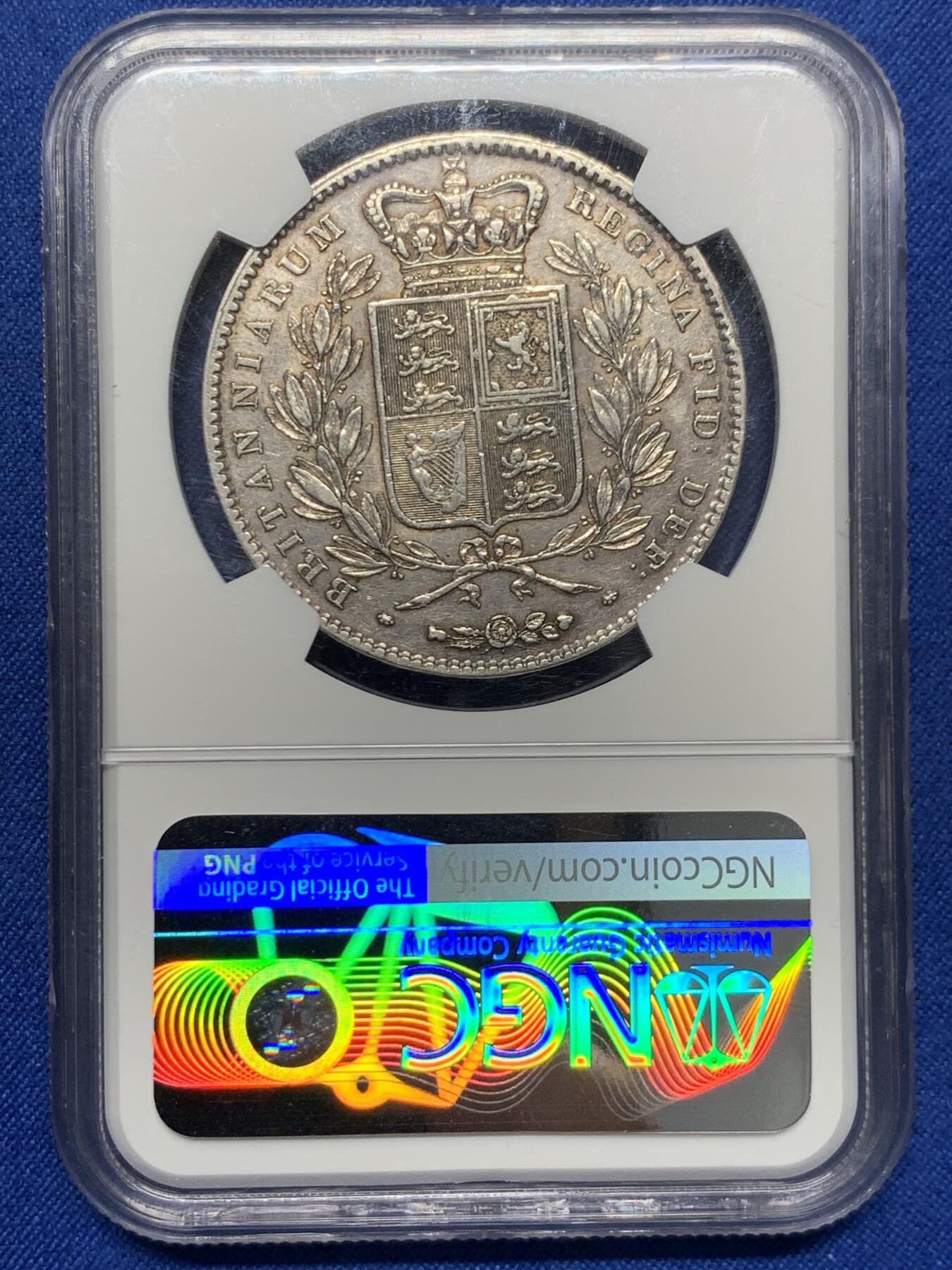 《竞宝斋》第438场 周日，周一，周二 3场连拍 （全场包邮） NGC XFD 英国1844年小维克朗银币，三个年份中最少见的，整体细节很好，背面树叶可以看见纹路，性价比很高