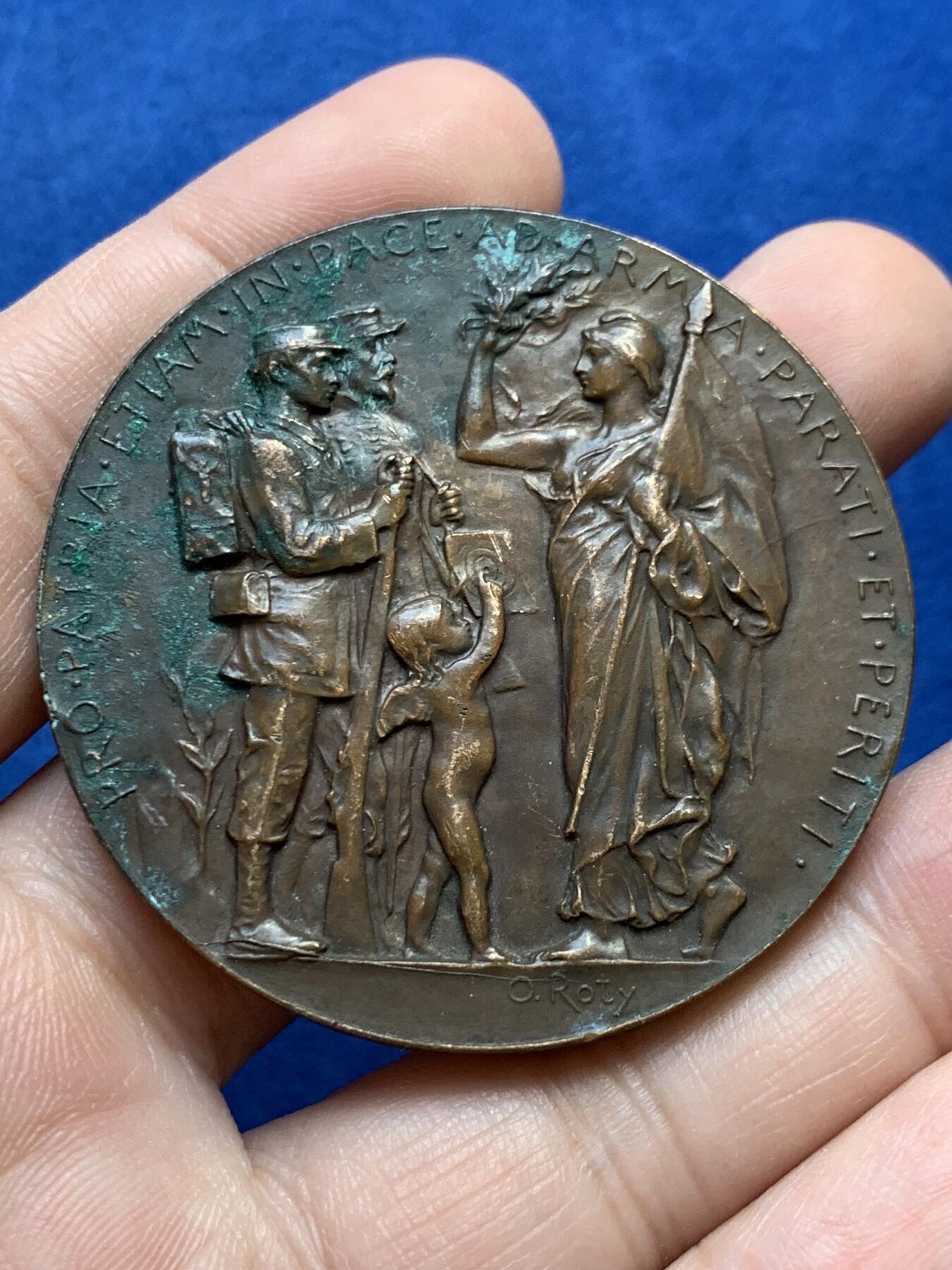 《竞宝斋》第438场 周日，周一，周二 3场连拍 （全场包邮） 两枚一组 名家罗蒂作 戎装玛丽安娜女神铜章 总重约120.5克 51.1mm