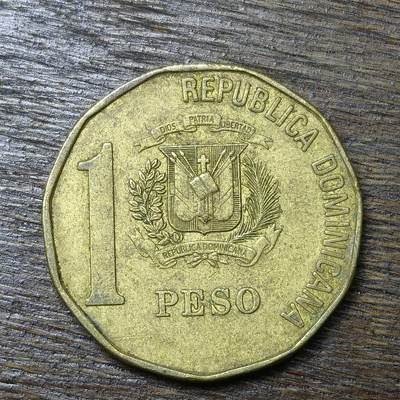 【铜匠收藏】★第132场★散币场，无佣金，30包邮。不满30元，支付5元运费。《接受代拍 代送NGC评级》 - 1992年 多米尼加 1比索 铜币