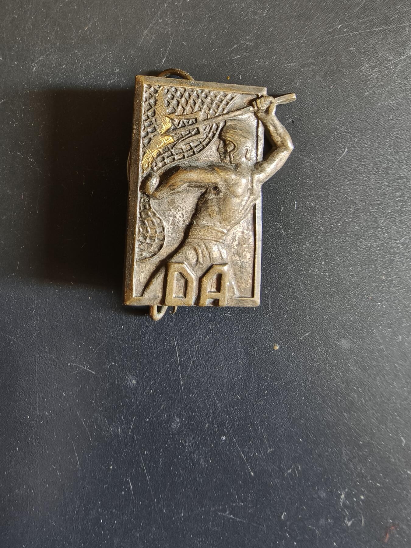 老王徽章第163期 13-15日三场连拍 16日统一发货  13、14日结束后可寄存 法国证章