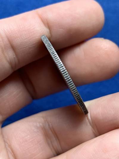 《竞宝斋》第438场 周日，周一，周二 3场连拍 （全场包邮） 缅甸孔雀1KYAT银币 底板有腐蚀 细节还不错