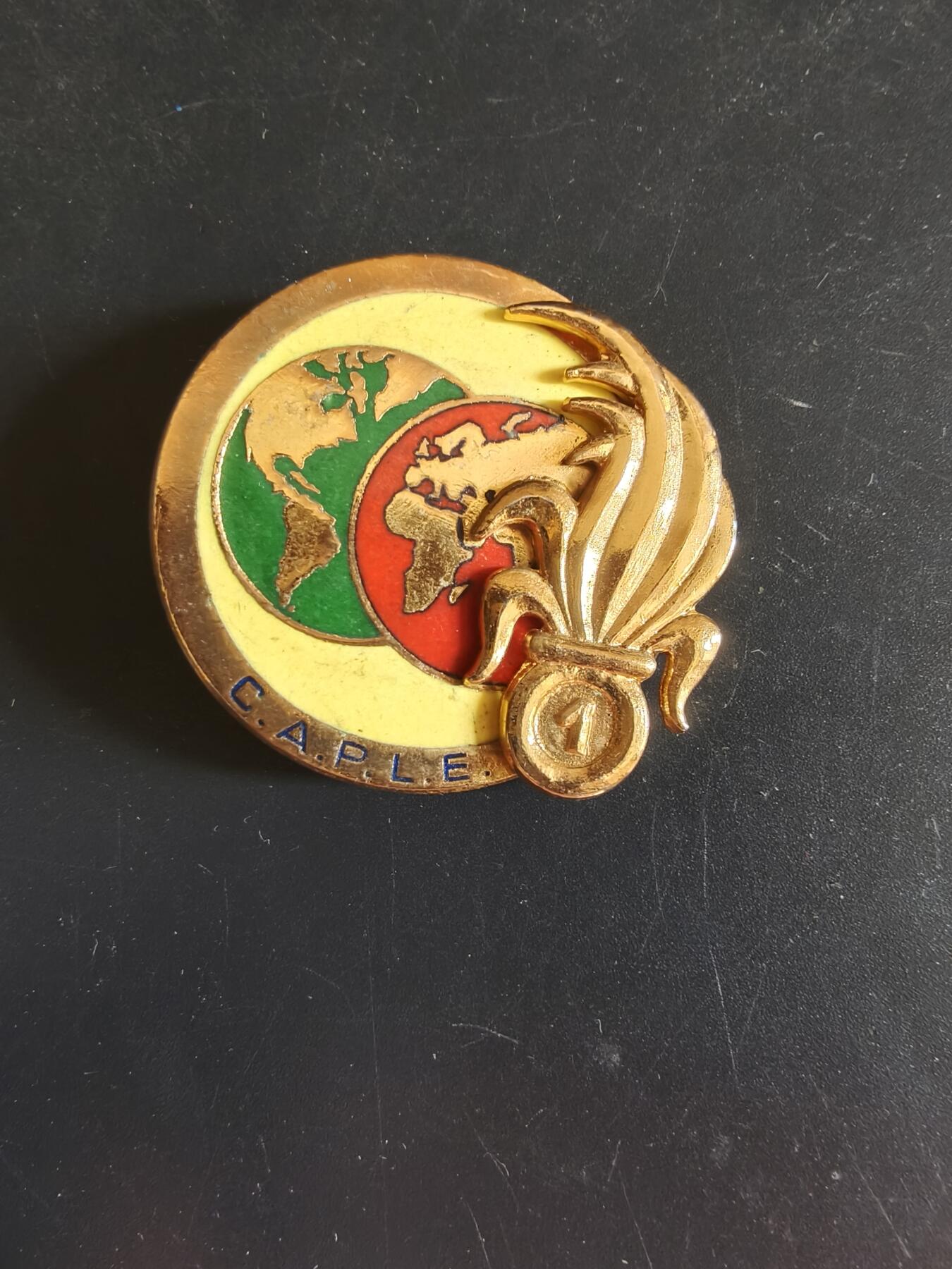 老王徽章第163期 13-15日三场连拍 16日统一发货  13、14日结束后可寄存 法国证章