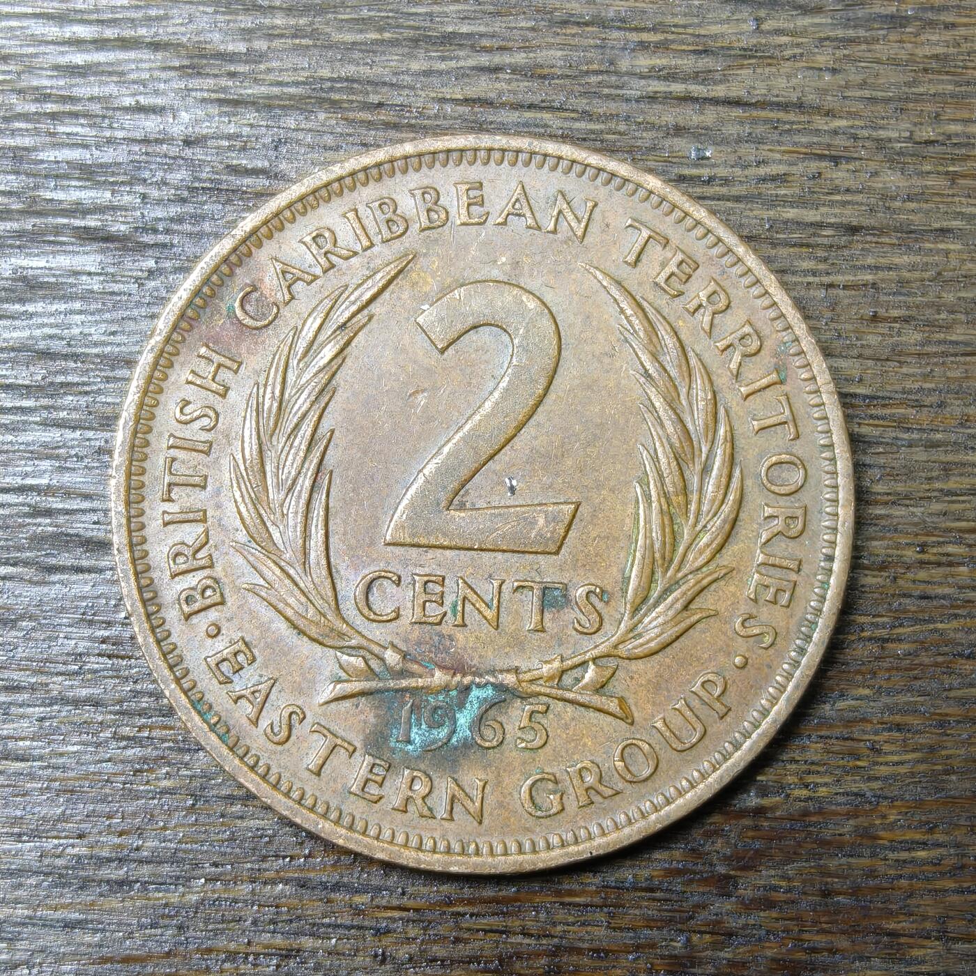 【铜匠收藏】★第132场★散币场，无佣金，30包邮。不满30元，支付5元运费。《接受代拍 代送NGC评级》 东加勒比 1965年 2分 伊丽莎白二世 铜币