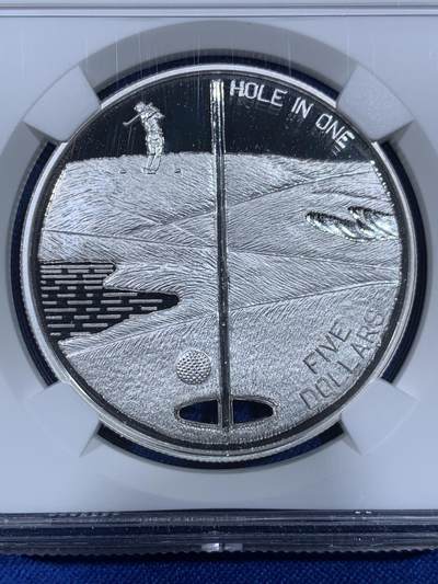 《竞宝斋》第438场 周日，周一，周二 3场连拍 （全场包邮） NGC PF68UC 巴哈马1994年一杆进洞5元精制纪念银币（克劳斯获奖币之1996年世界硬币大赛最佳创意币，1盎司克重，925银，38.61MM币径，发行量5万枚）