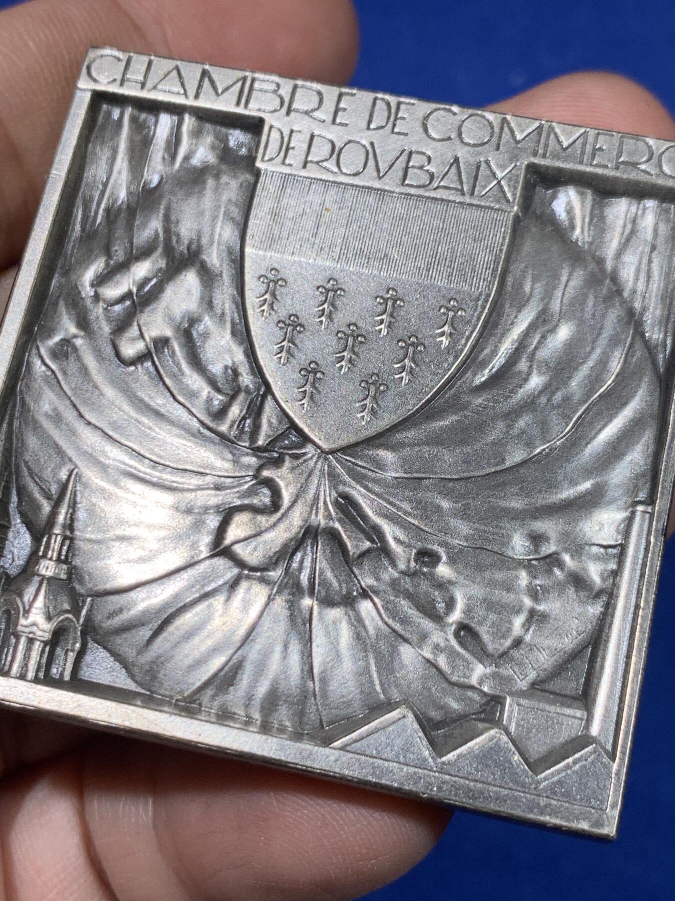 《竞宝斋》第438场 周日，周一，周二 3场连拍 （全场包邮） 法国鲁贝商会纪念镀银方章 113.7克 50.2*50.6mm 丰饶角铜标 带原盒