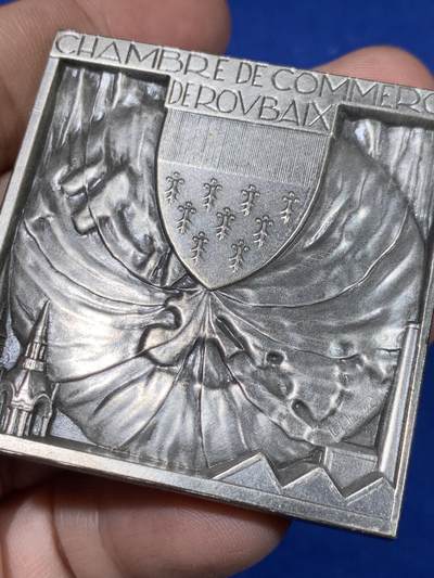 《竞宝斋》第438场 周日，周一，周二 3场连拍 （全场包邮） 法国鲁贝商会纪念镀银方章 113.7克 50.2*50.6mm 丰饶角铜标 带原盒