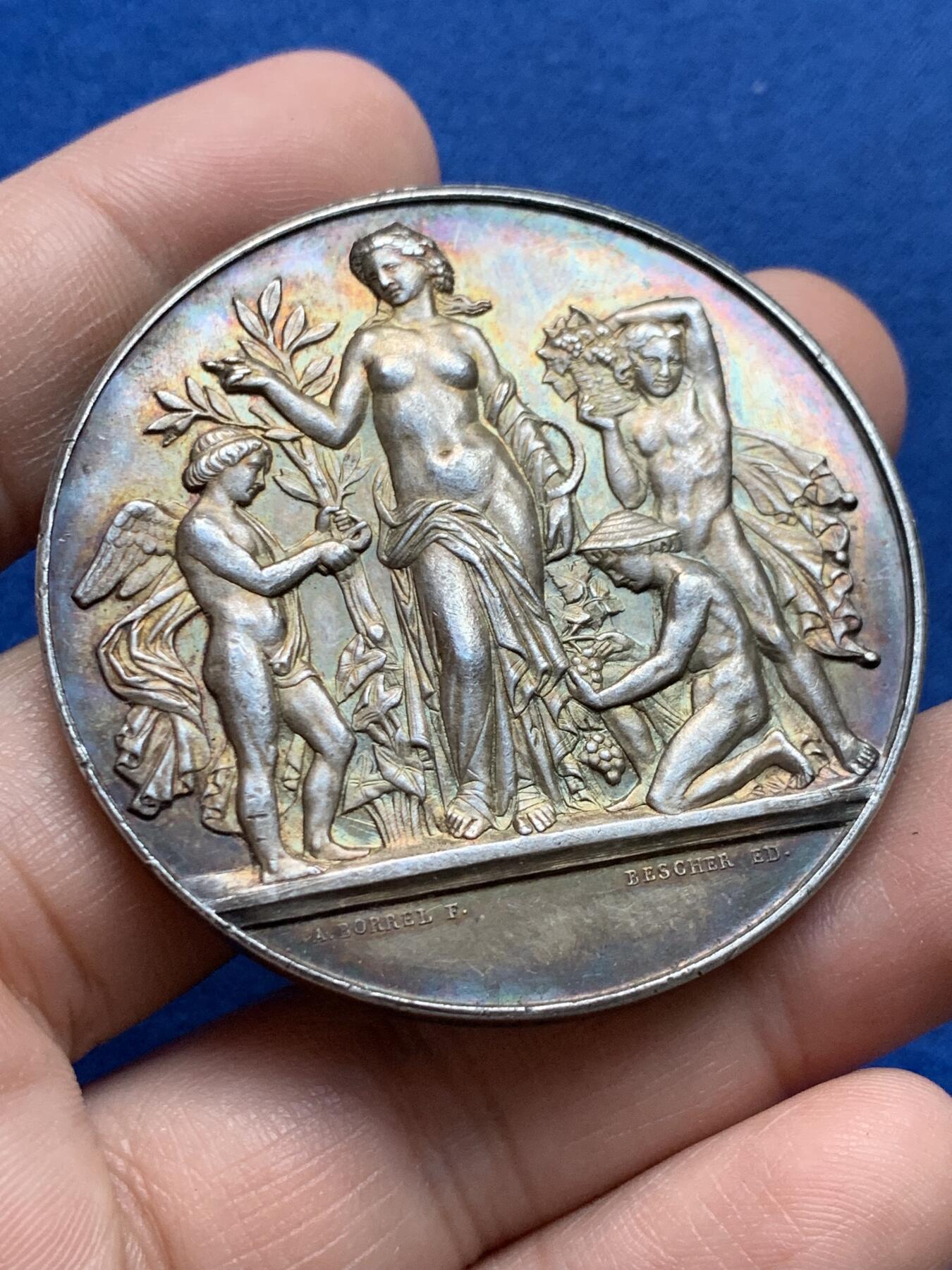 《竞宝斋》第438场 周日，周一，周二 3场连拍 （全场包邮） 法国园艺协会大银章 丰饶角银标 60.7克 50.5mm 带盒