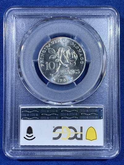 《竞宝斋》第438场 周日，周一，周二 3场连拍 （全场包邮） PCGS SP68 亚军分 摩纳哥1982年格蕾丝王妃10法郎银样币，传奇王妃格蕾丝.凯莉，奥斯卡影后。此款样币69即最高分。同款头像的2欧元07年发行，普通材质，铸量2万枚，如今裸币价超4万人民币，且一币难求。银样潜力无限