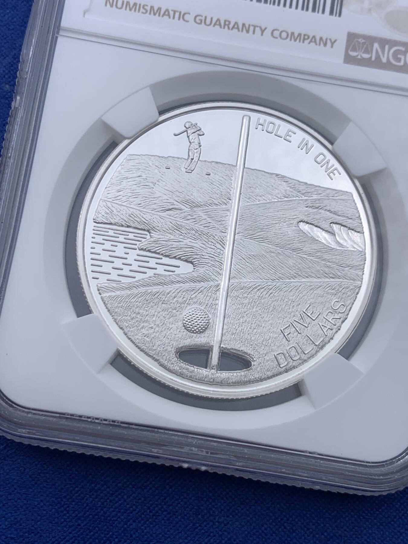 《竞宝斋》第438场 周日，周一，周二 3场连拍 （全场包邮） NGC PF68UC 巴哈马1994年一杆进洞5元精制纪念银币（克劳斯获奖币之1996年世界硬币大赛最佳创意币，1盎司克重，925银，38.61MM币径，发行量5万枚）