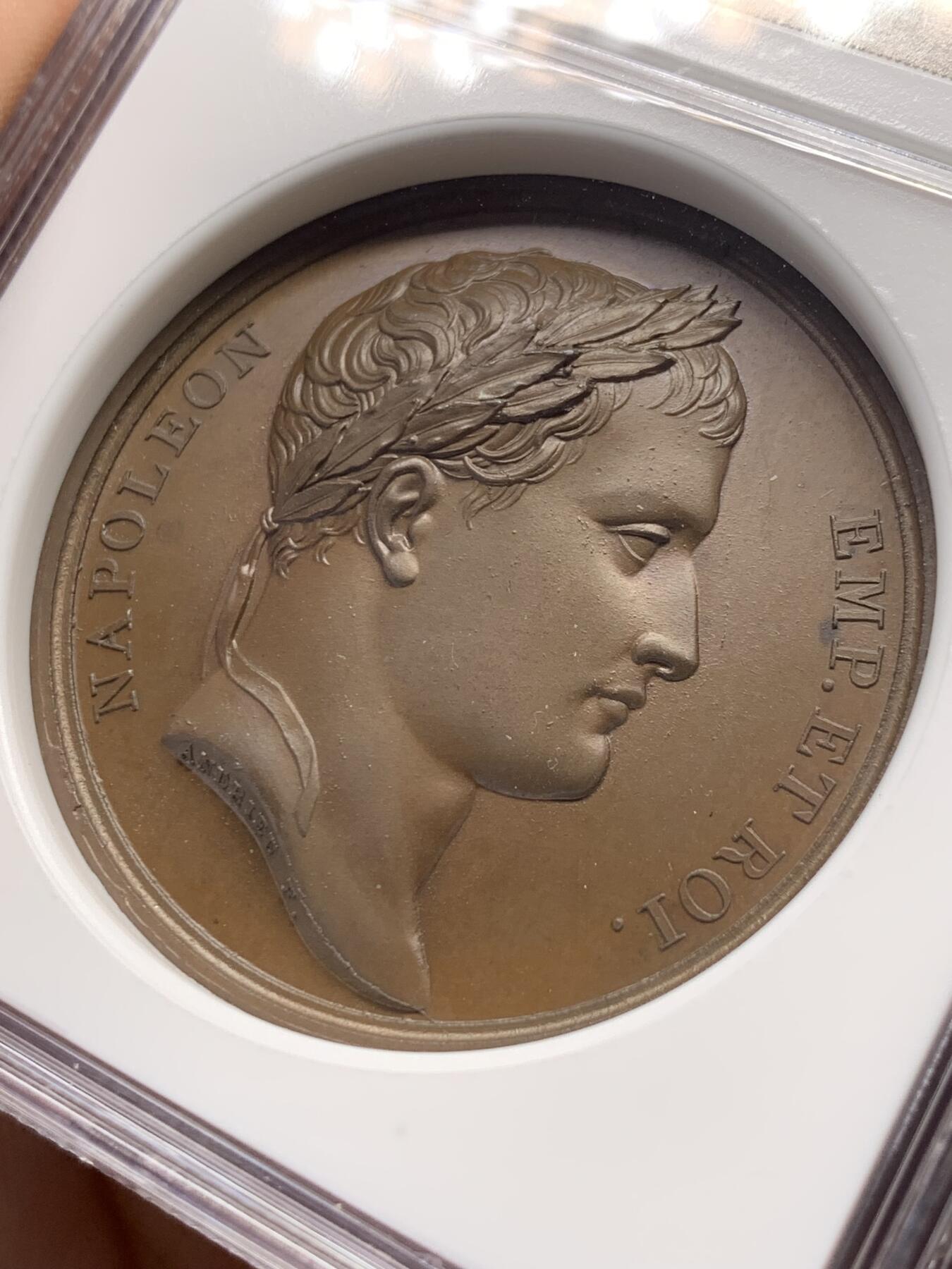 《竞宝斋》第438场 周日，周一，周二 3场连拍 （全场包邮） NGC MS64BN 拿破仑一世 1812年进入莫斯科 纪念大铜章 背面为克里姆林宫 加厚盒装 整个系列最少得一枚 值得入手