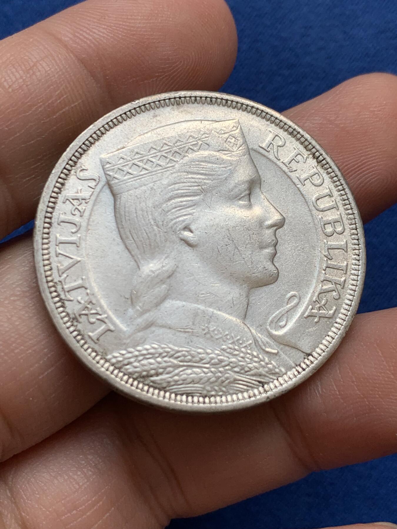 《竞宝斋》第438场 周日，周一，周二 3场连拍 （全场包邮） 拉脱维亚1931年谷物女神 5拉特大银币 25克 经典品种