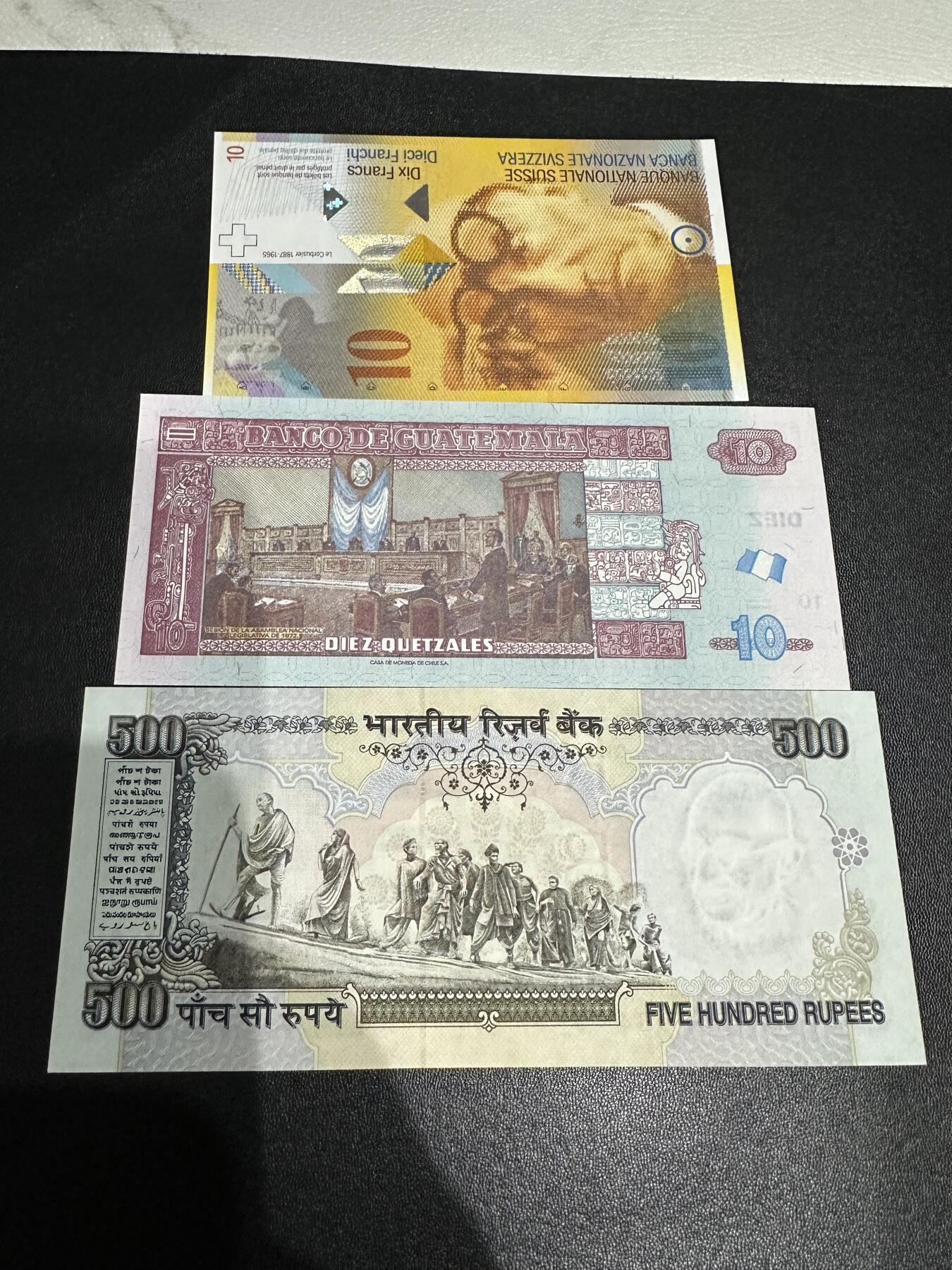 《外钞收藏家》第五百八十五期（精品场）（本平台长期征集拍品、欢迎藏友们联系合作）