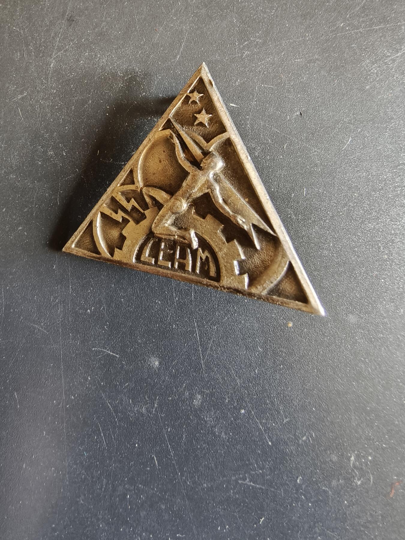 老王徽章第163期 13-15日三场连拍 16日统一发货  13、14日结束后可寄存 法国证章